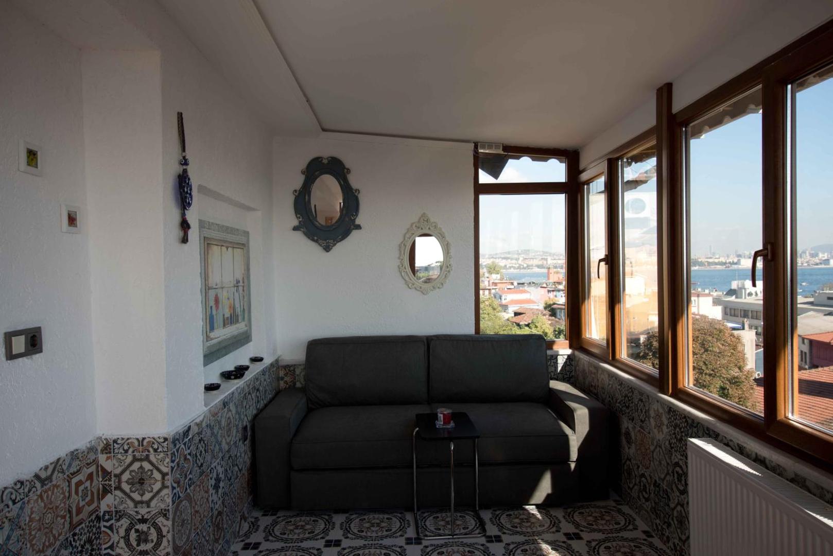 Blue Tuana Hotel