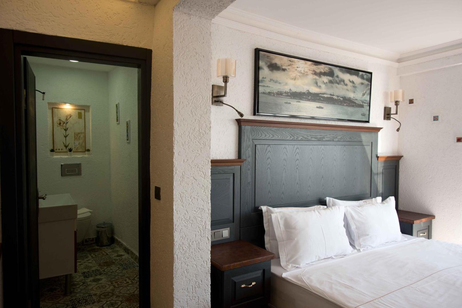 Blue Tuana Hotel