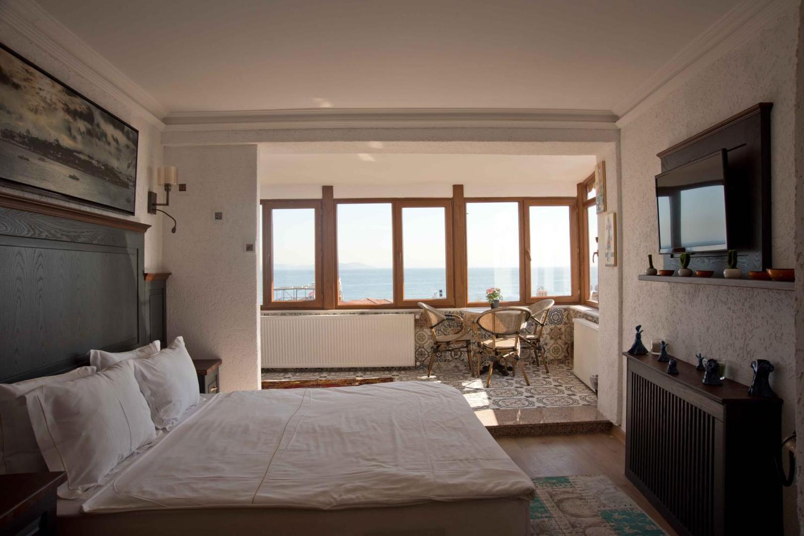 Blue Tuana Hotel