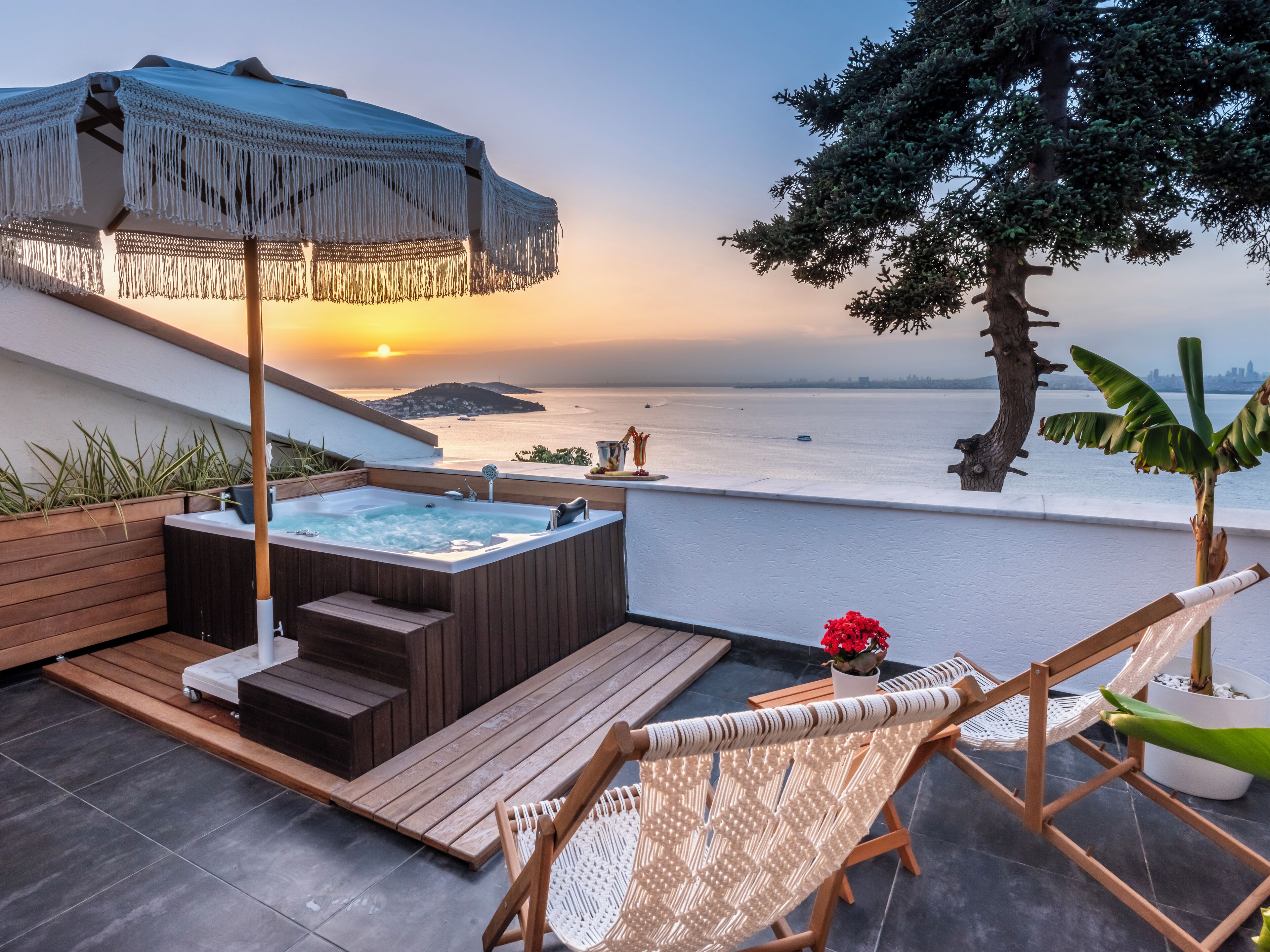 Hillora Hotel