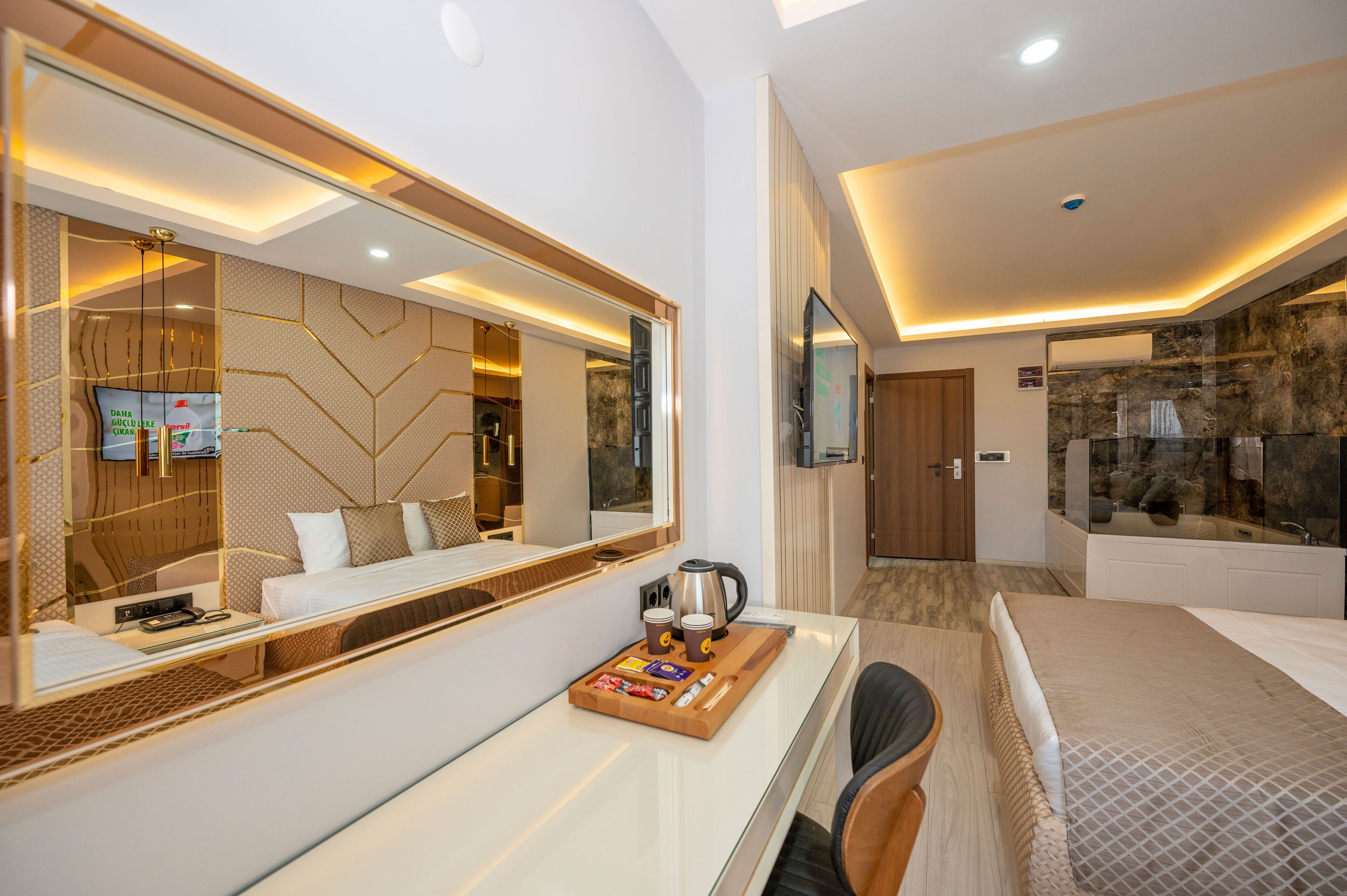 Luxury Airport Hotel