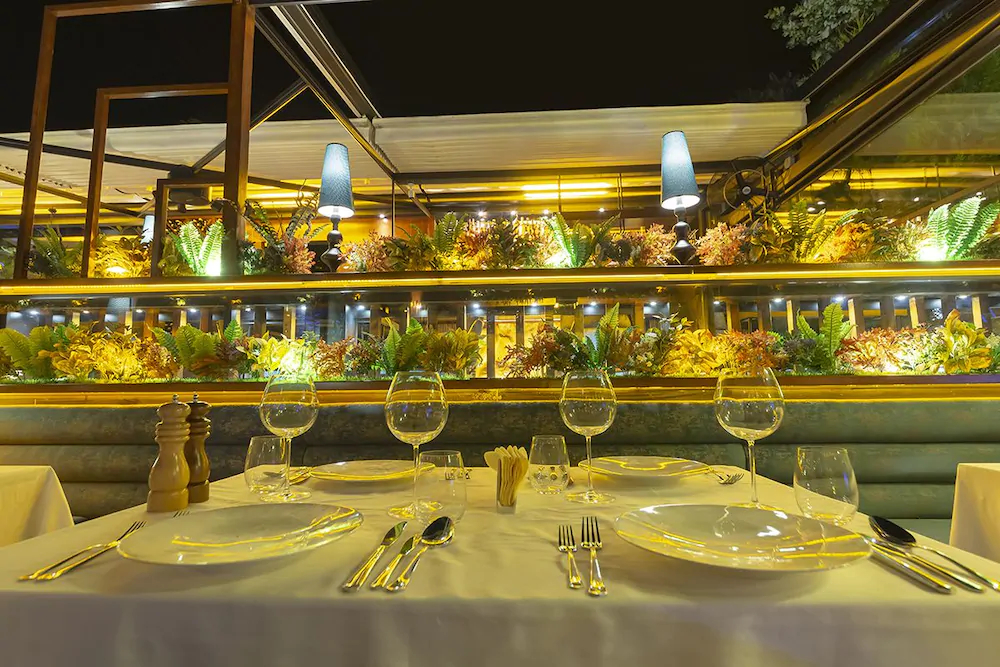 No2 Hotel by Sükrü