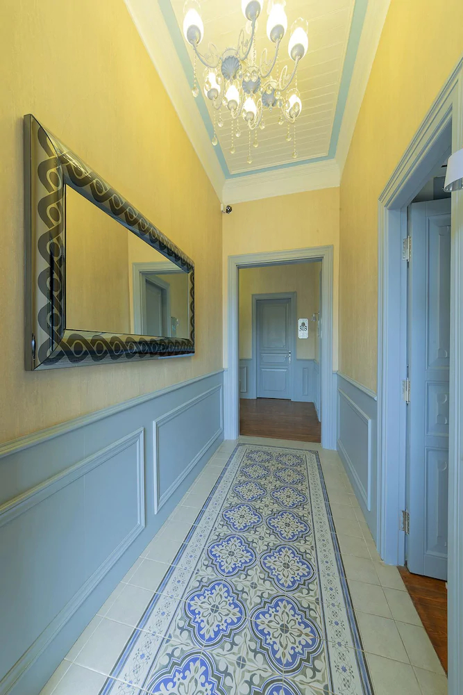 No2 Hotel by Sükrü