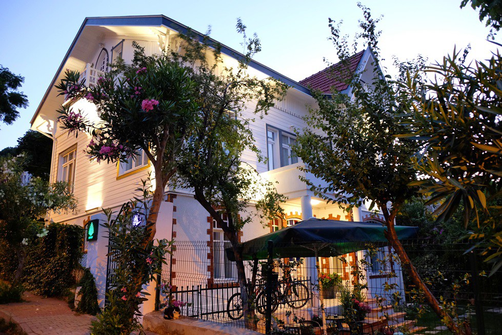 Serguzest Otel