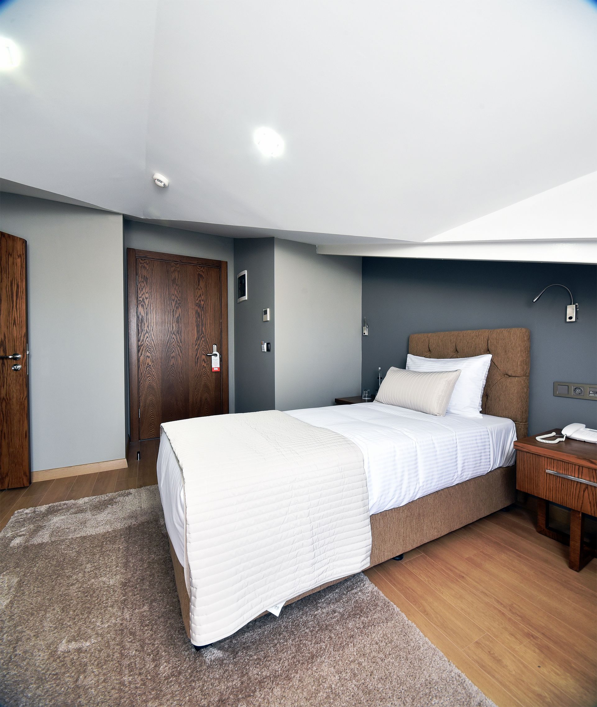 The Elegant Hotel