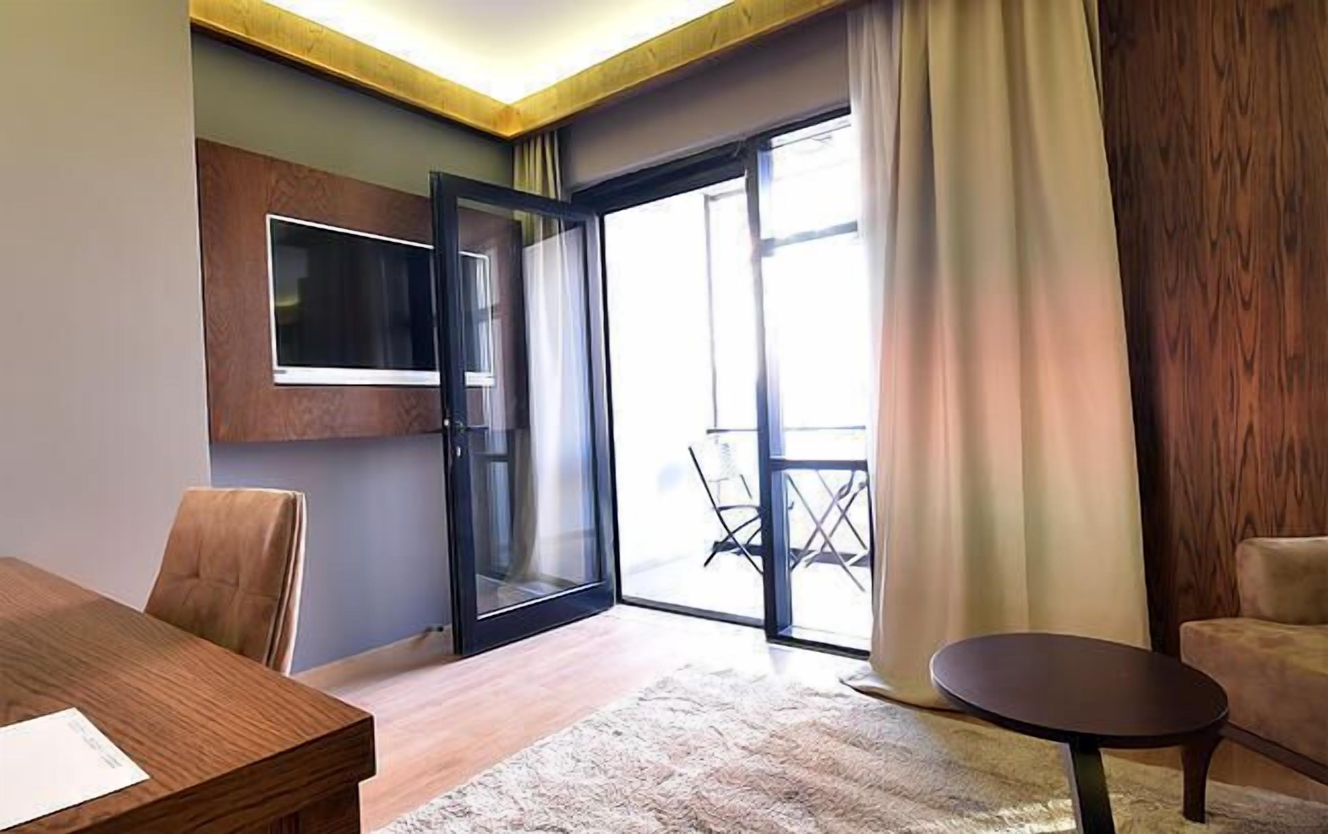 The Elegant Hotel