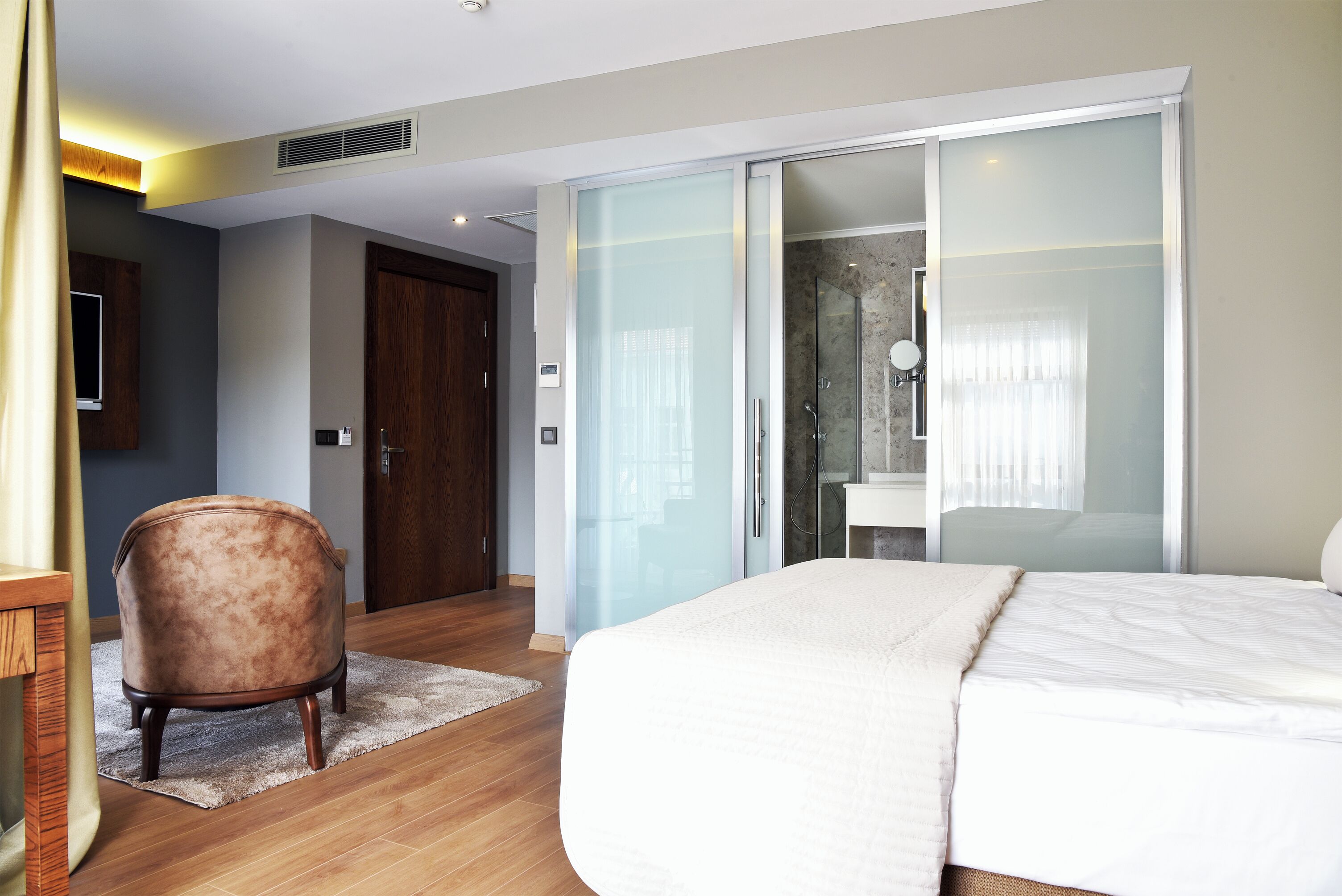 The Elegant Hotel