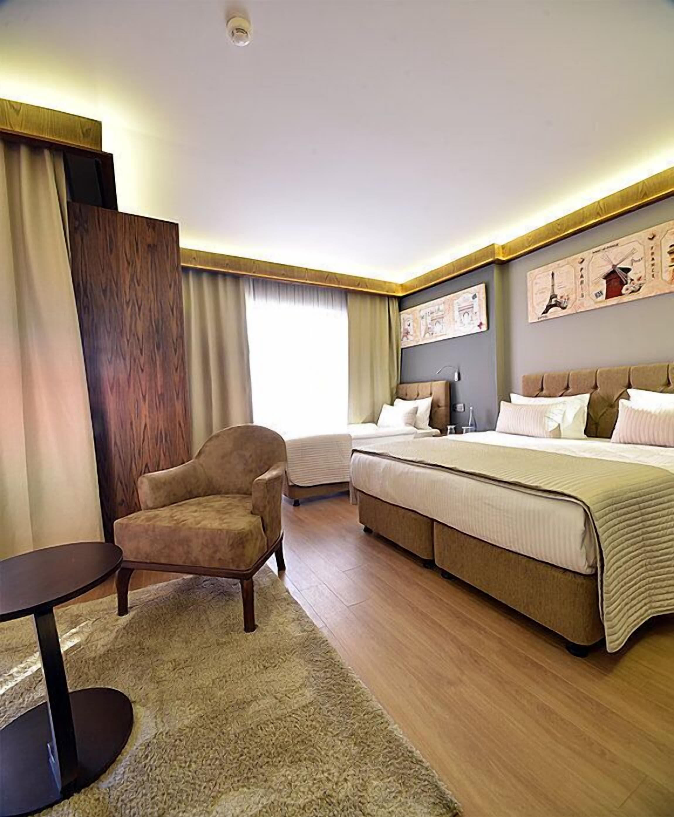 The Elegant Hotel