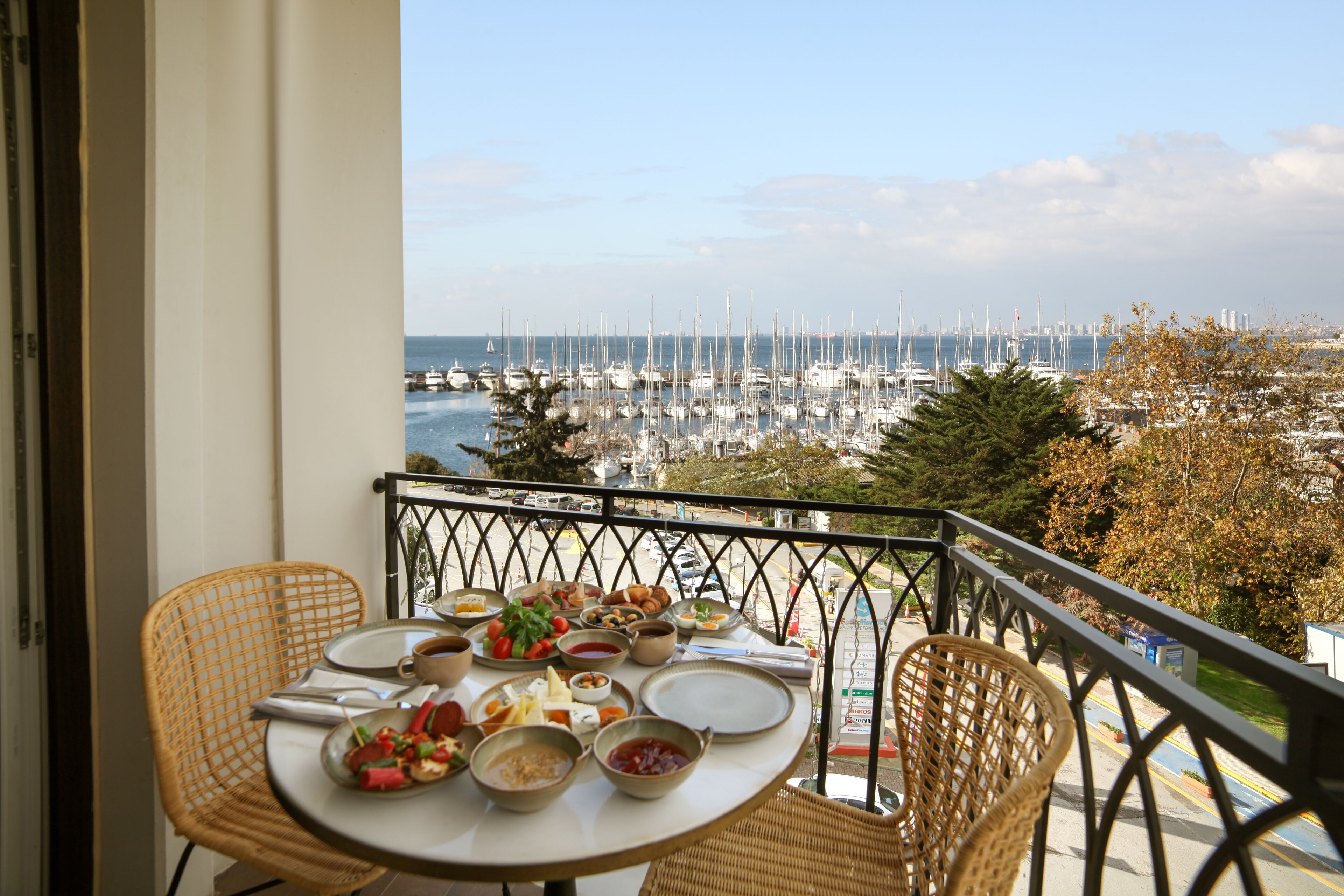 39 Kalamis Marina Hotel