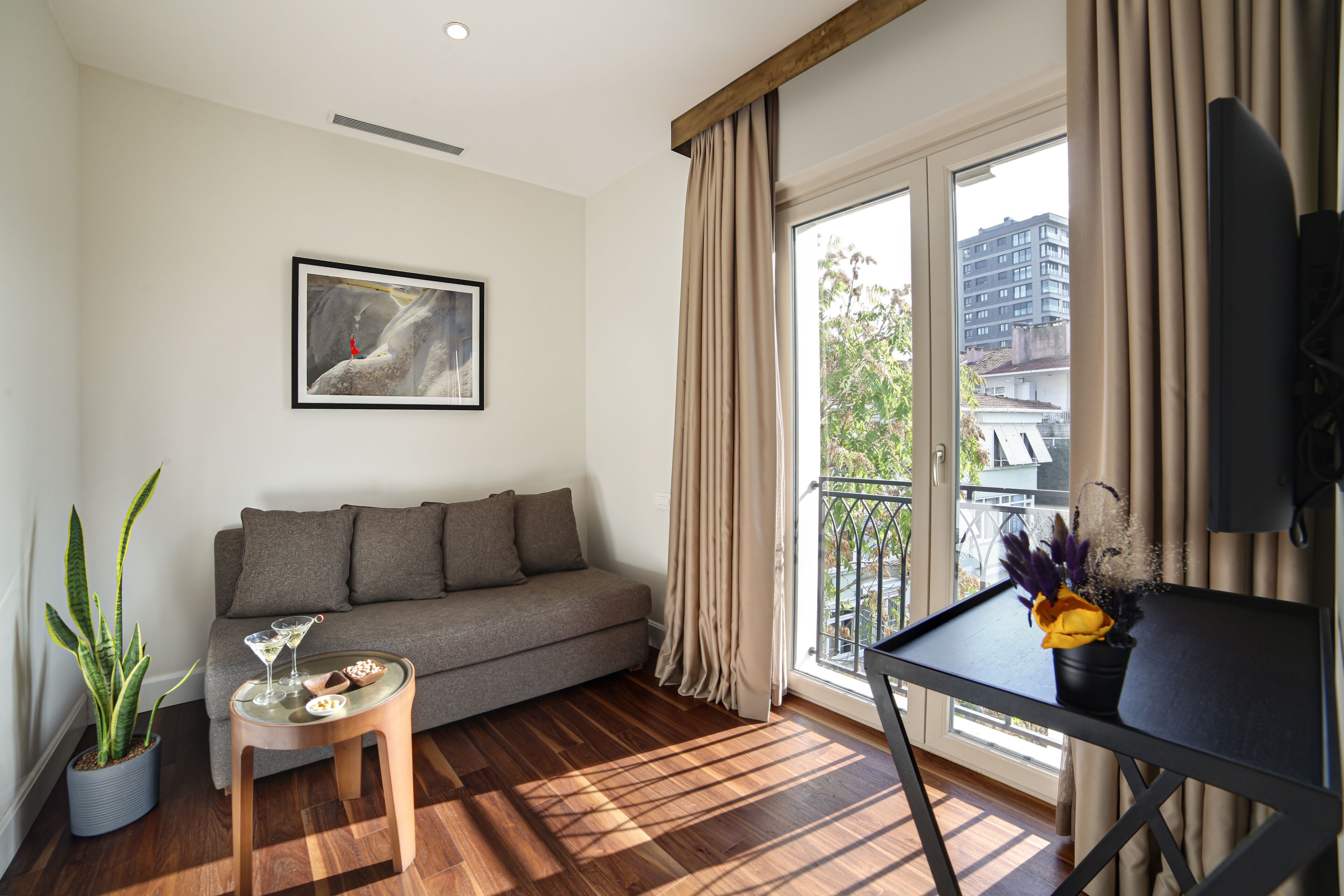 39 Kalamis Marina Hotel