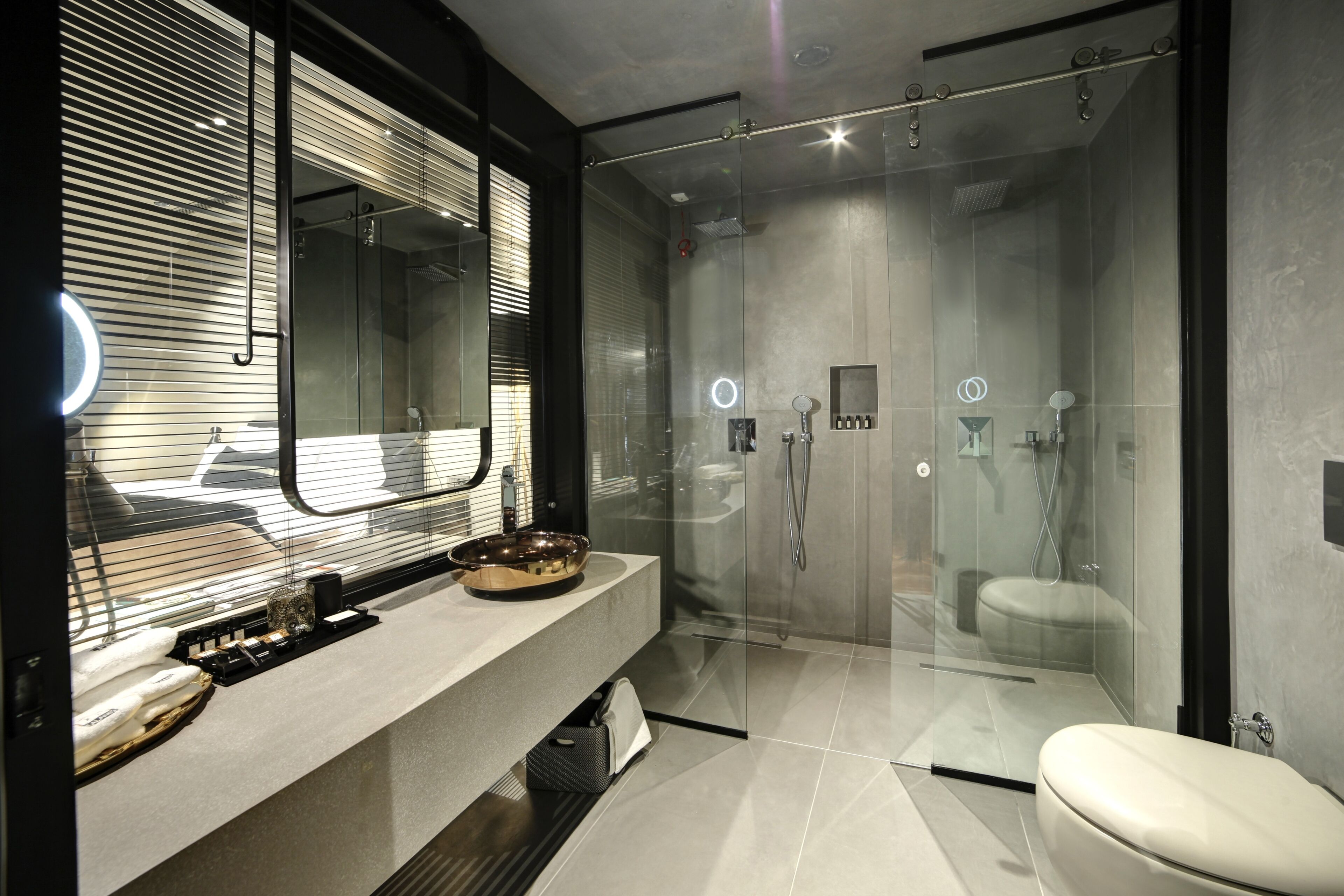 39 Kalamis Marina Hotel