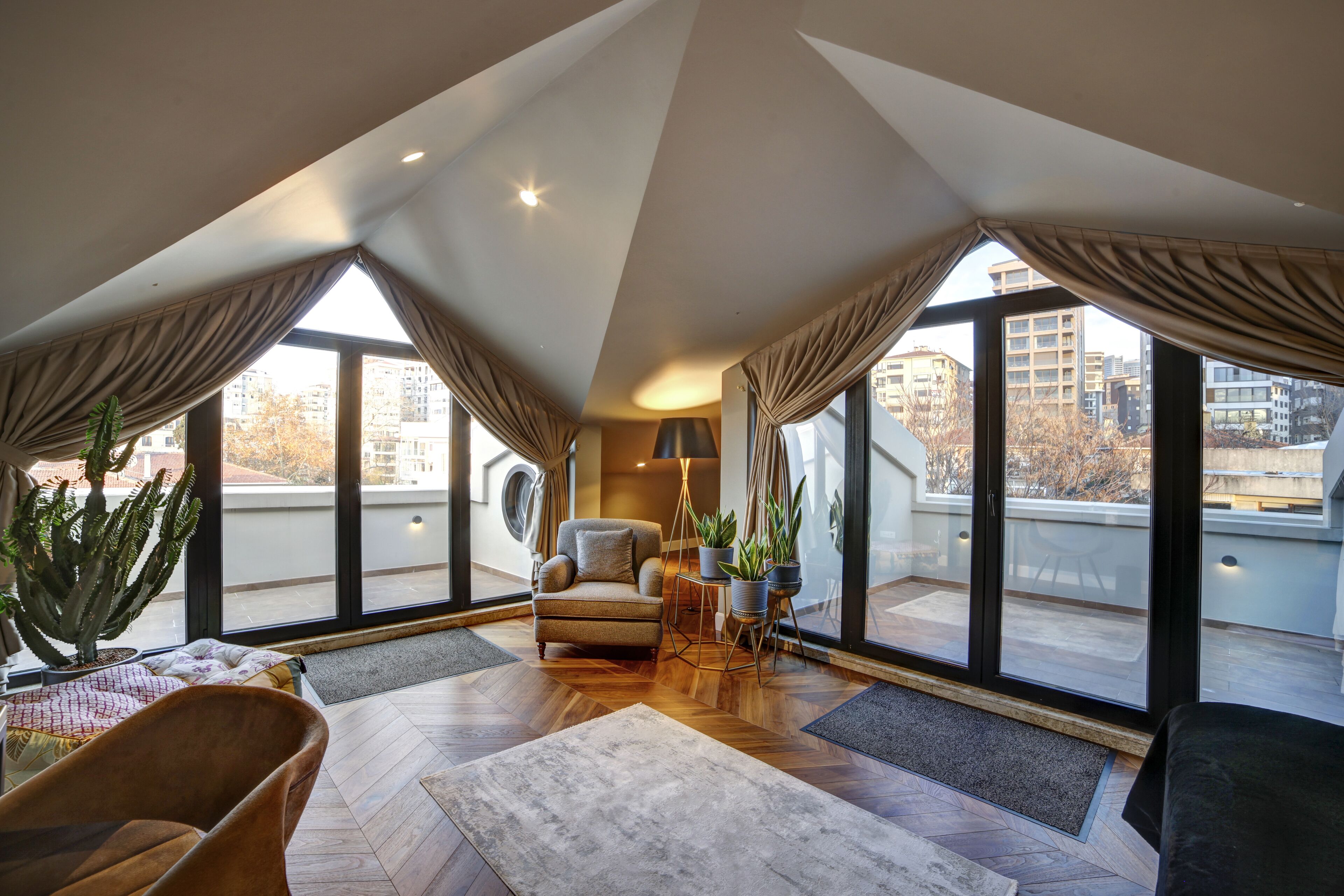 39 Kalamis Marina Hotel