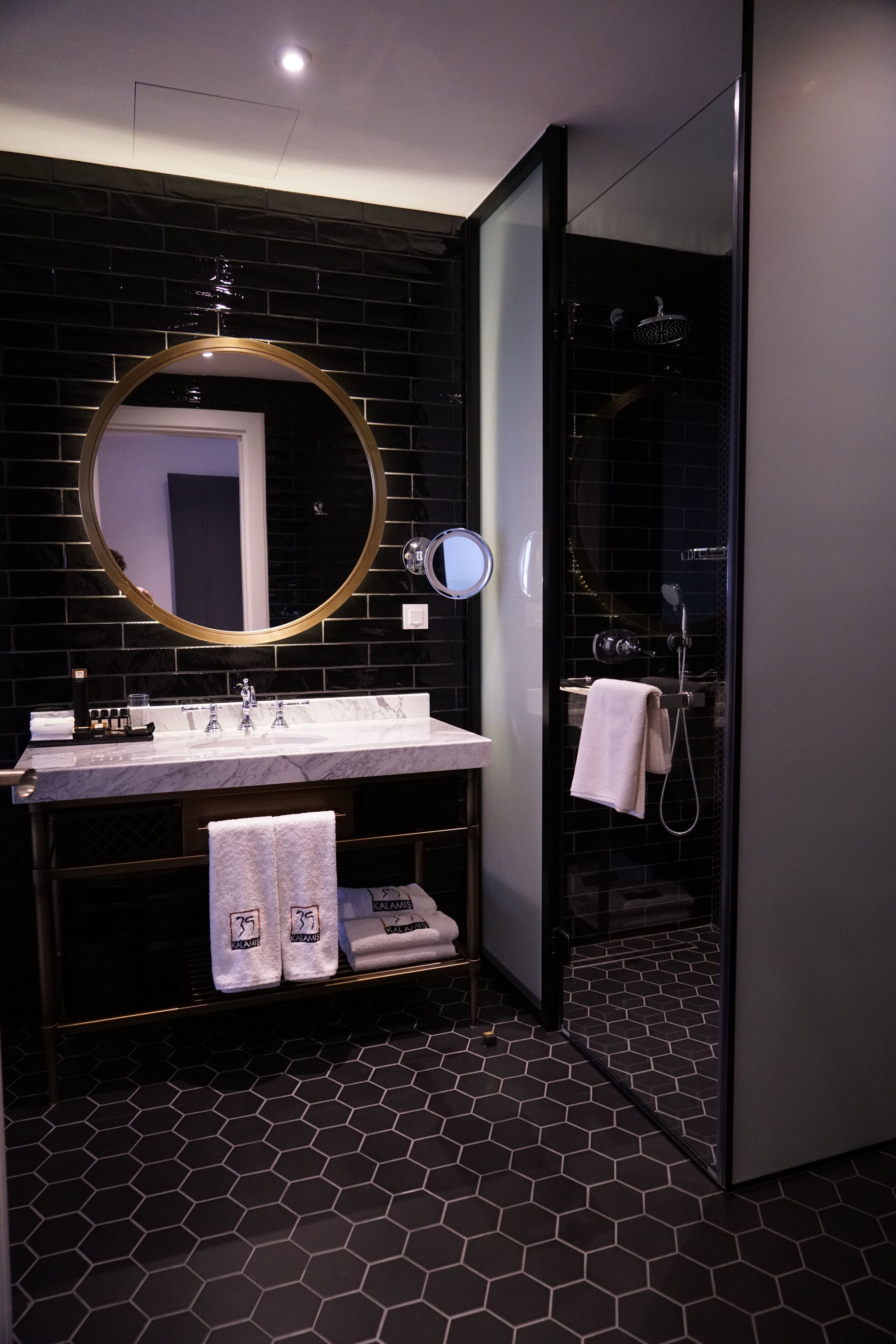 39 Kalamis Marina Hotel