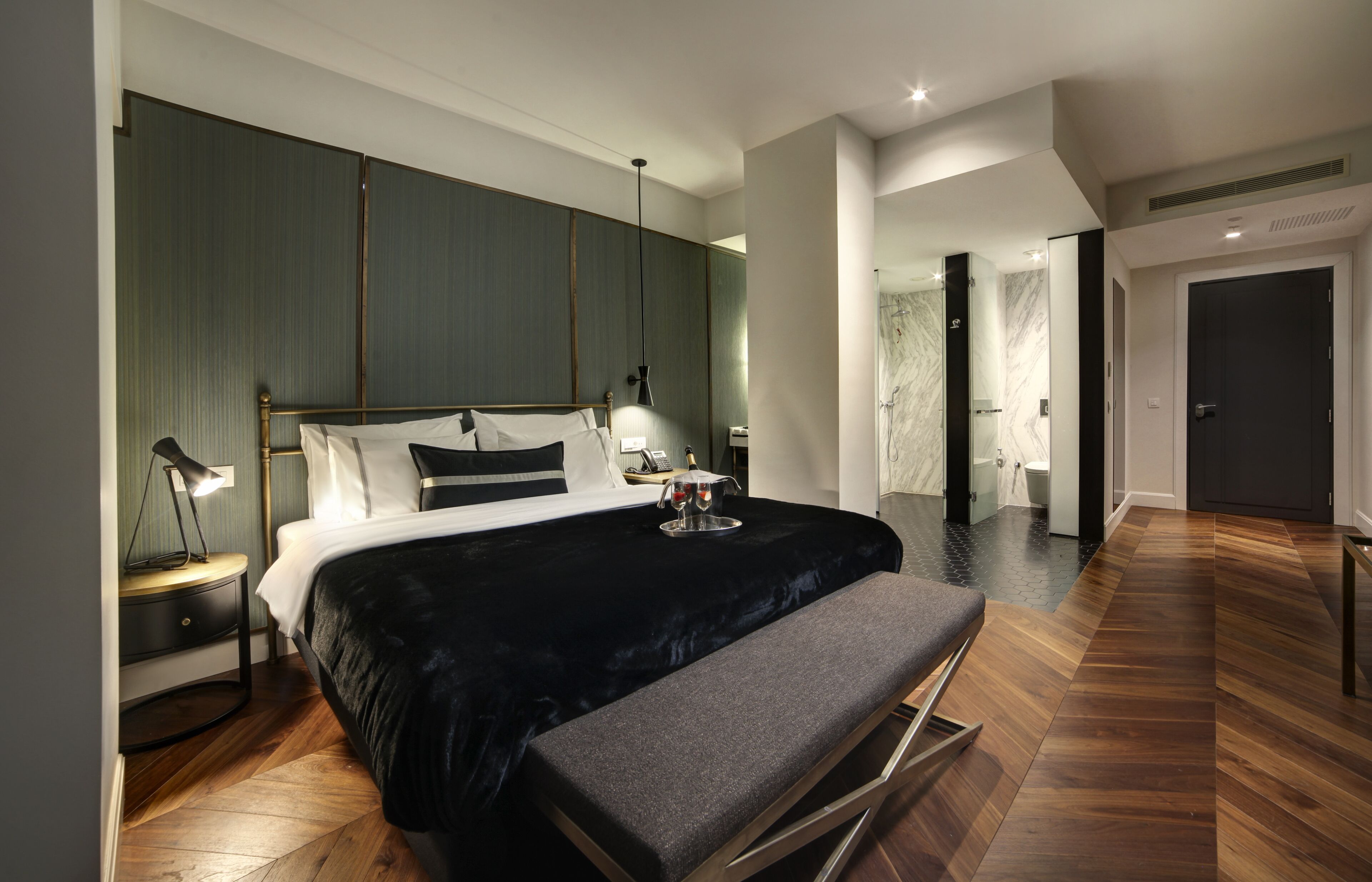 39 Kalamis Marina Hotel