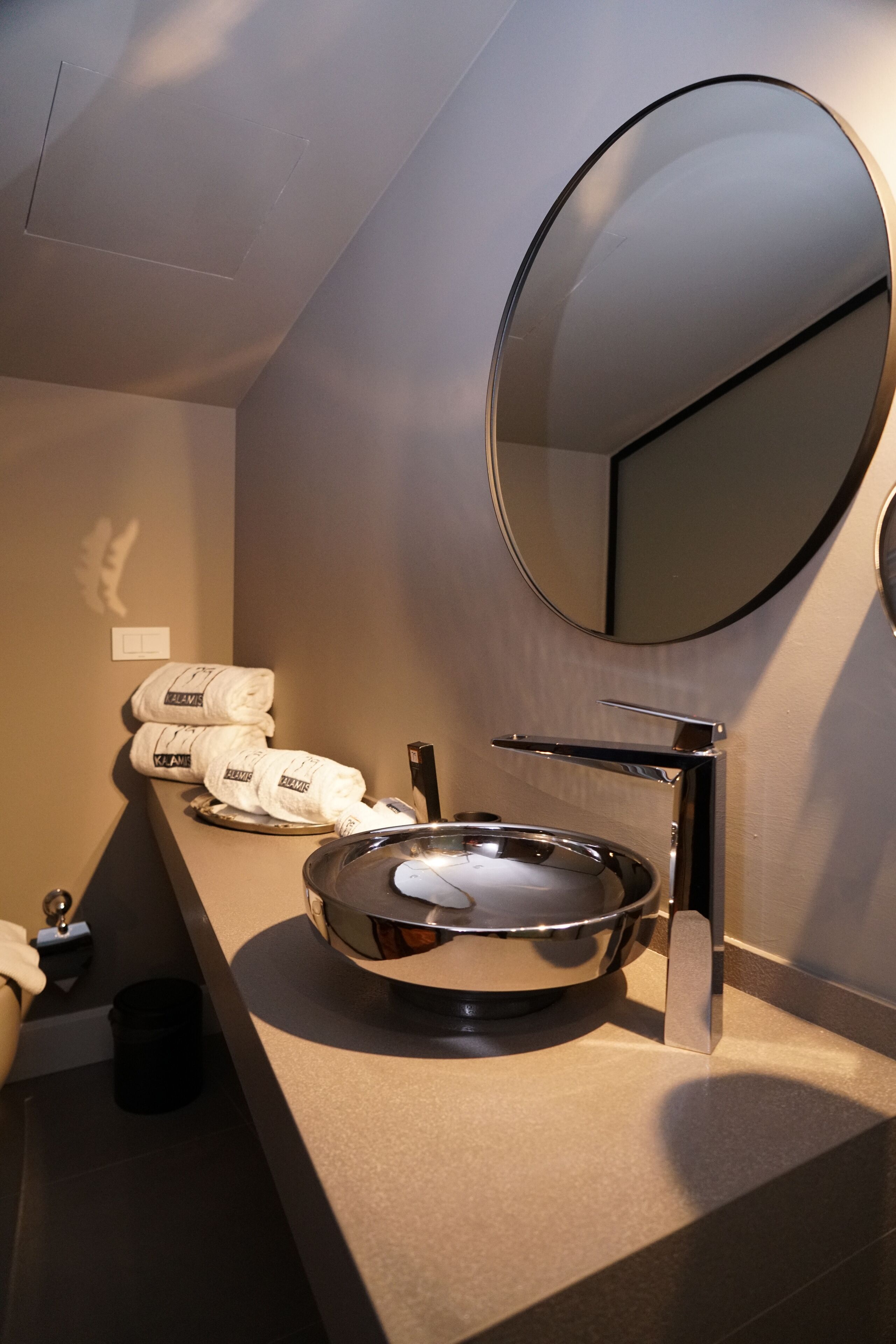 39 Kalamis Marina Hotel