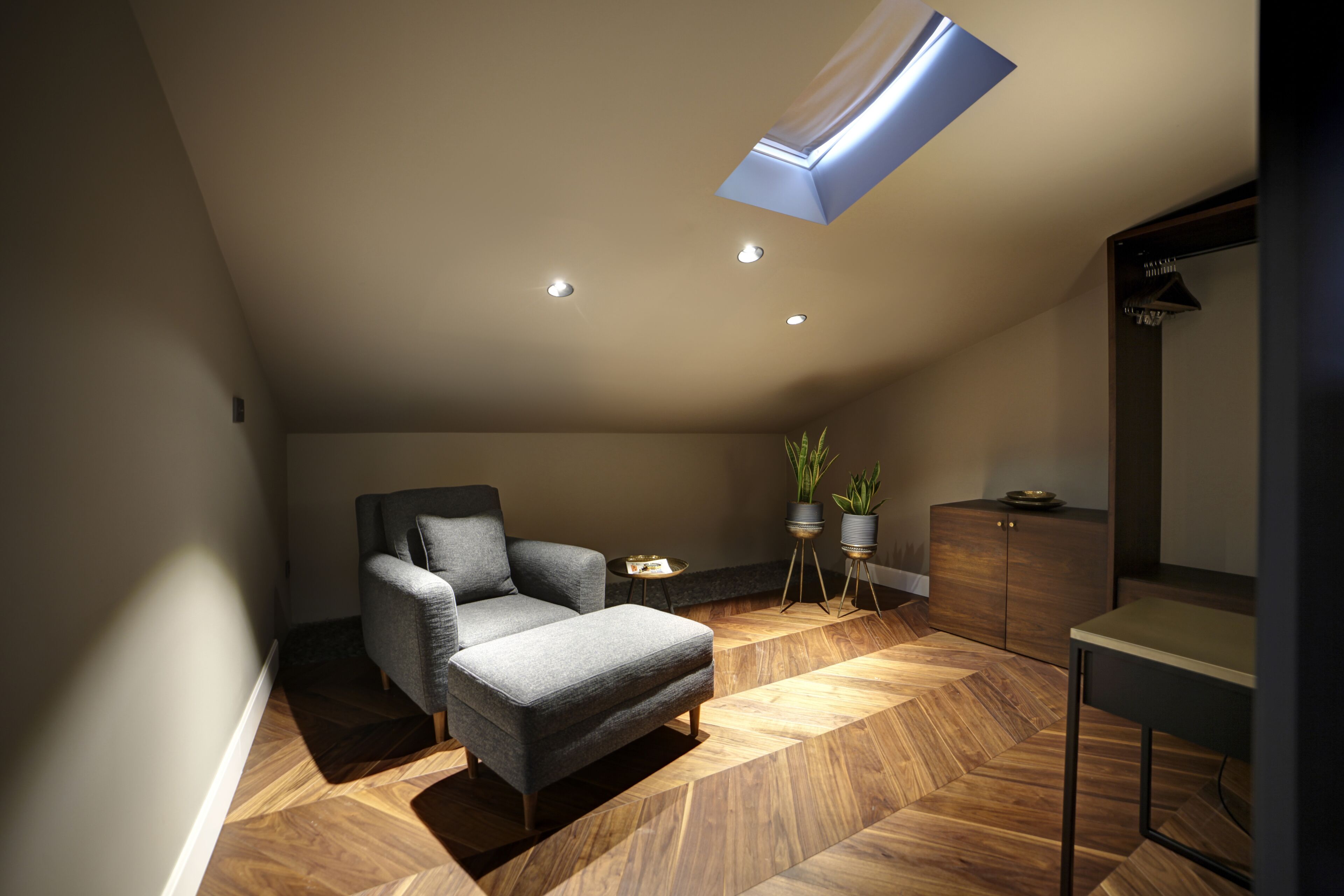 39 Kalamis Marina Hotel