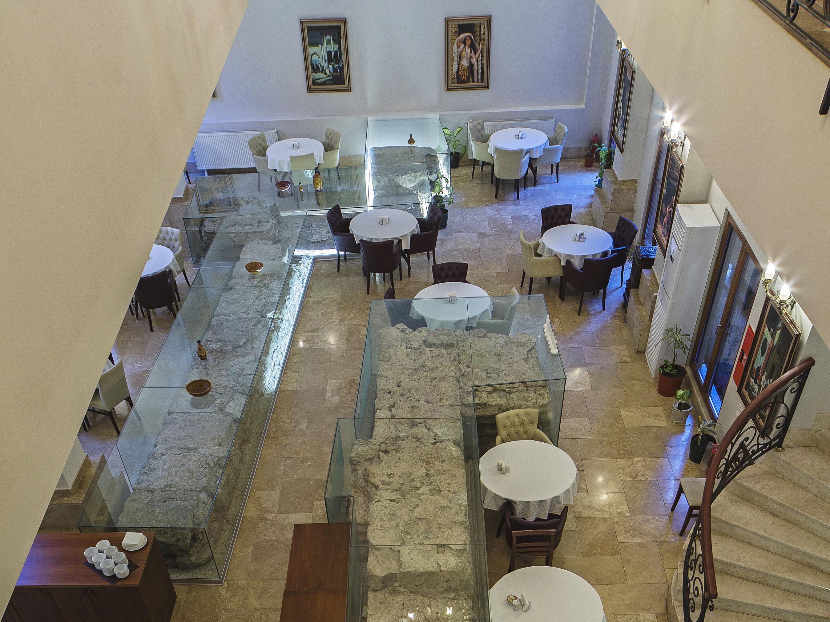 Acra Hotel