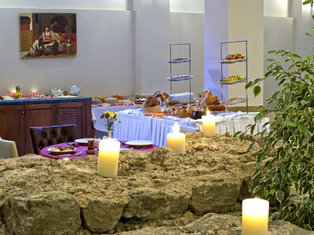 Acra Hotel
