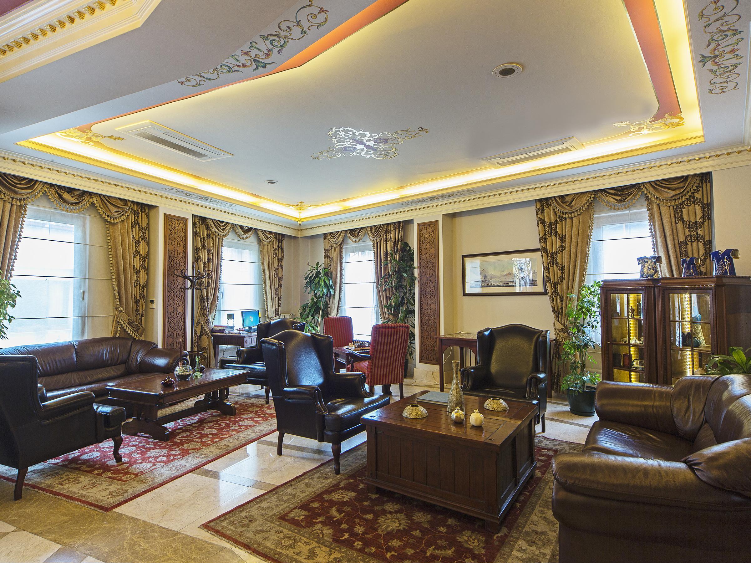 Acra Hotel