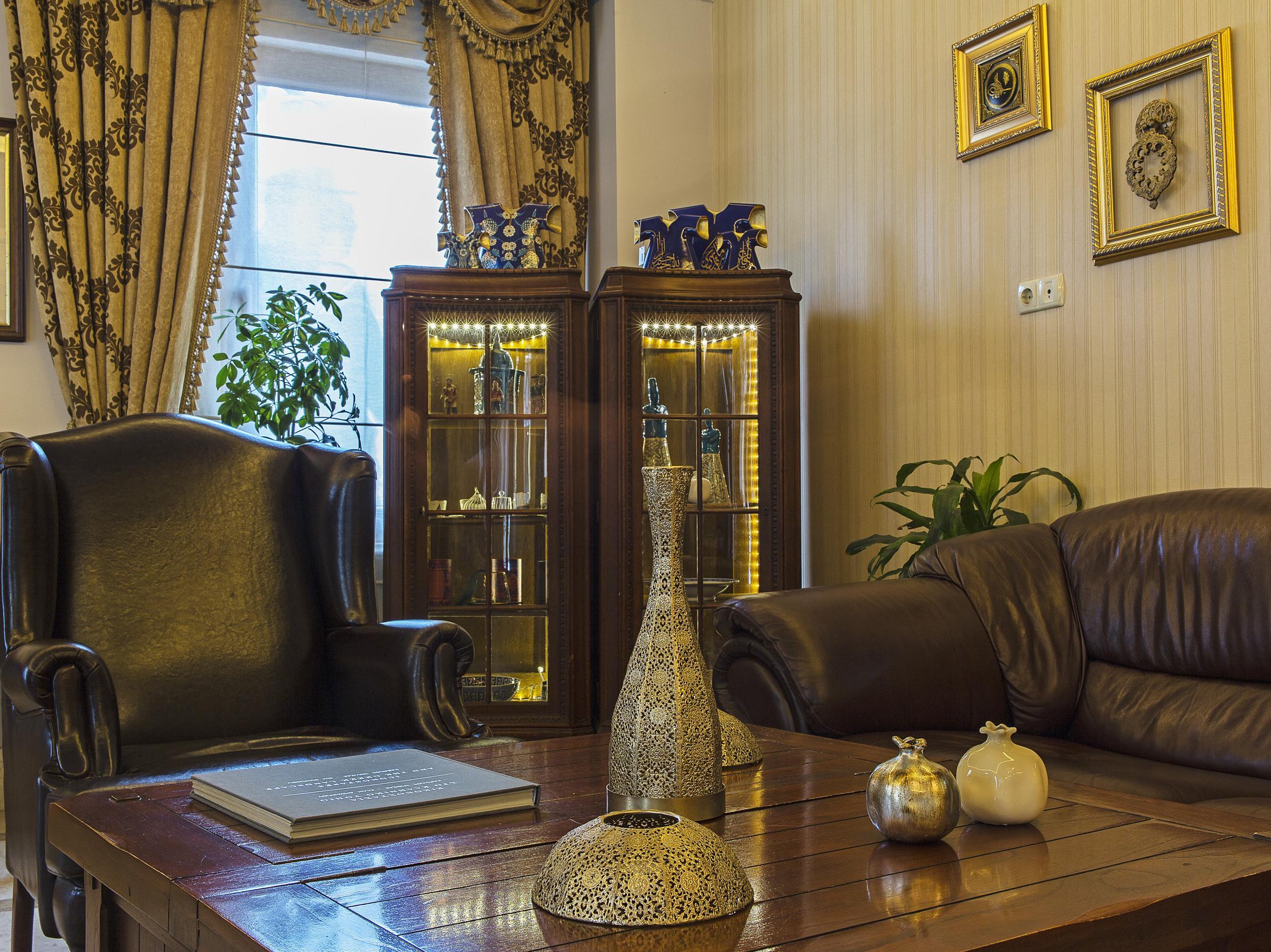 Acra Hotel