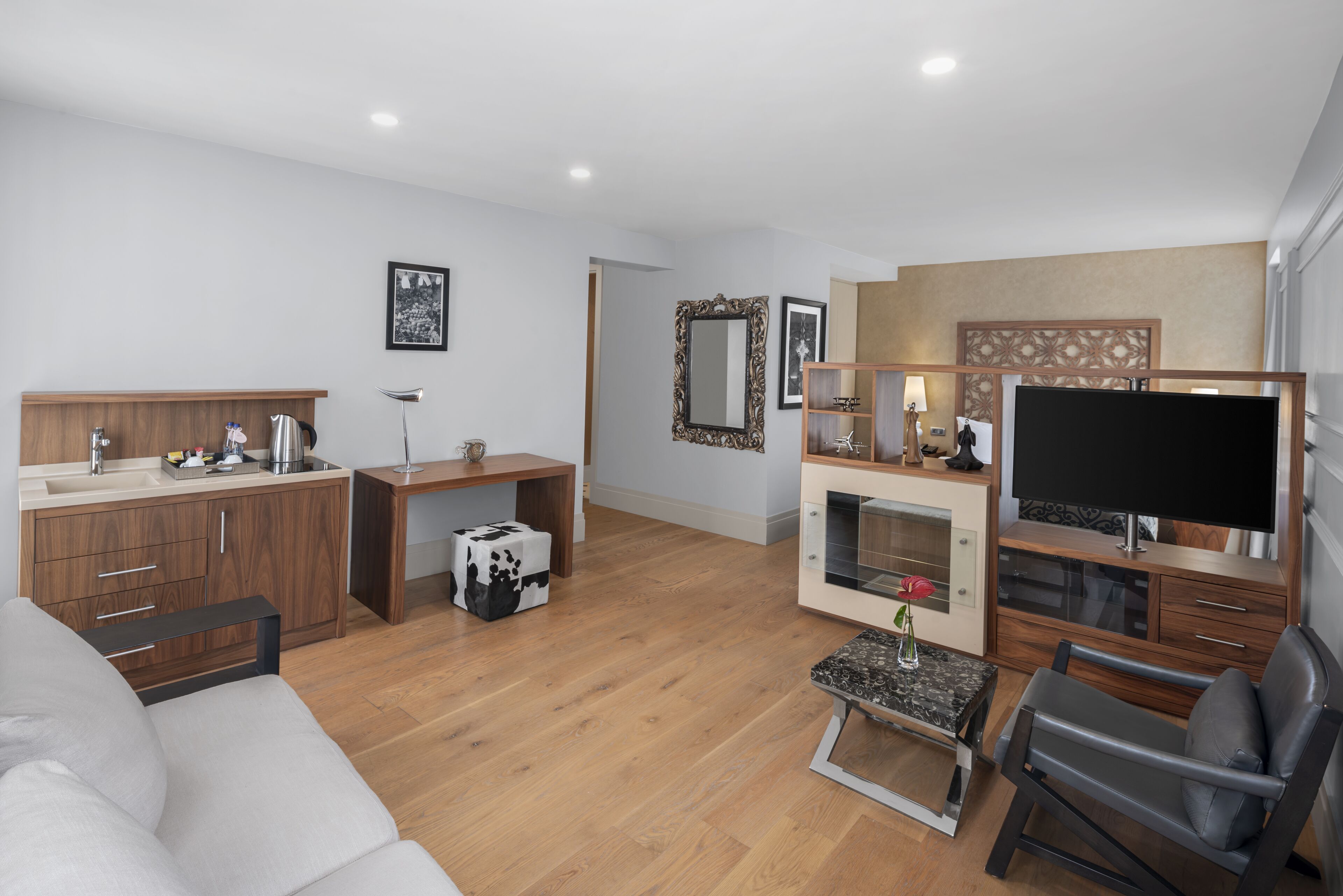 Akka Hotels Suites