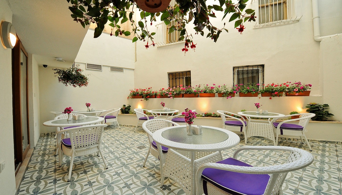 Albinas Hotel Old City