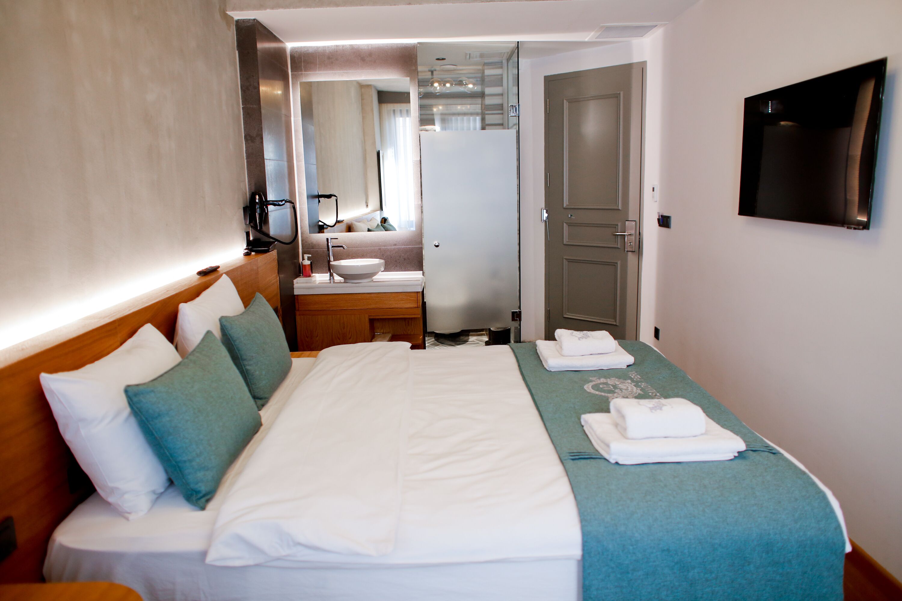 Aleksandr Pera Hotel