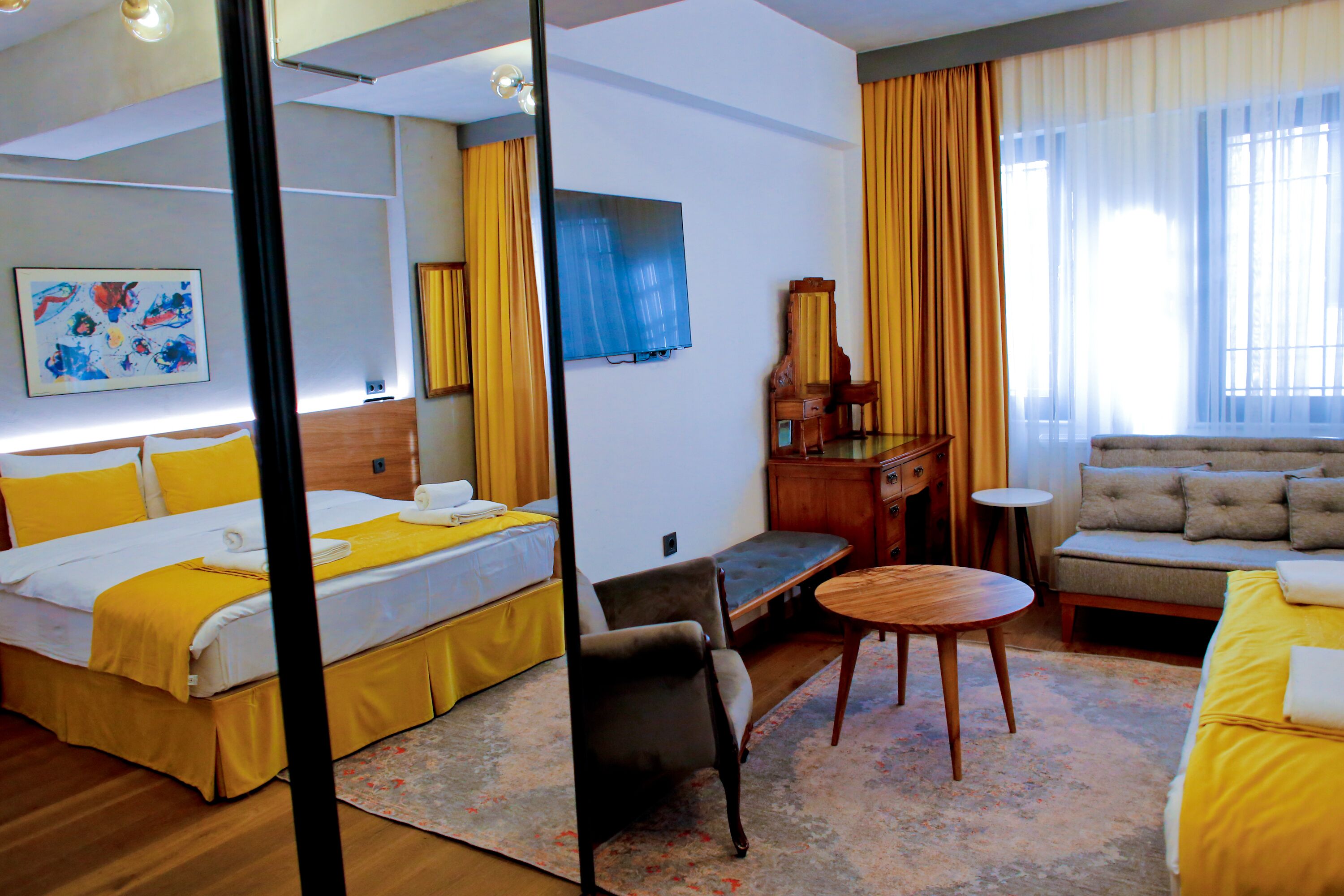 Aleksandr Pera Hotel