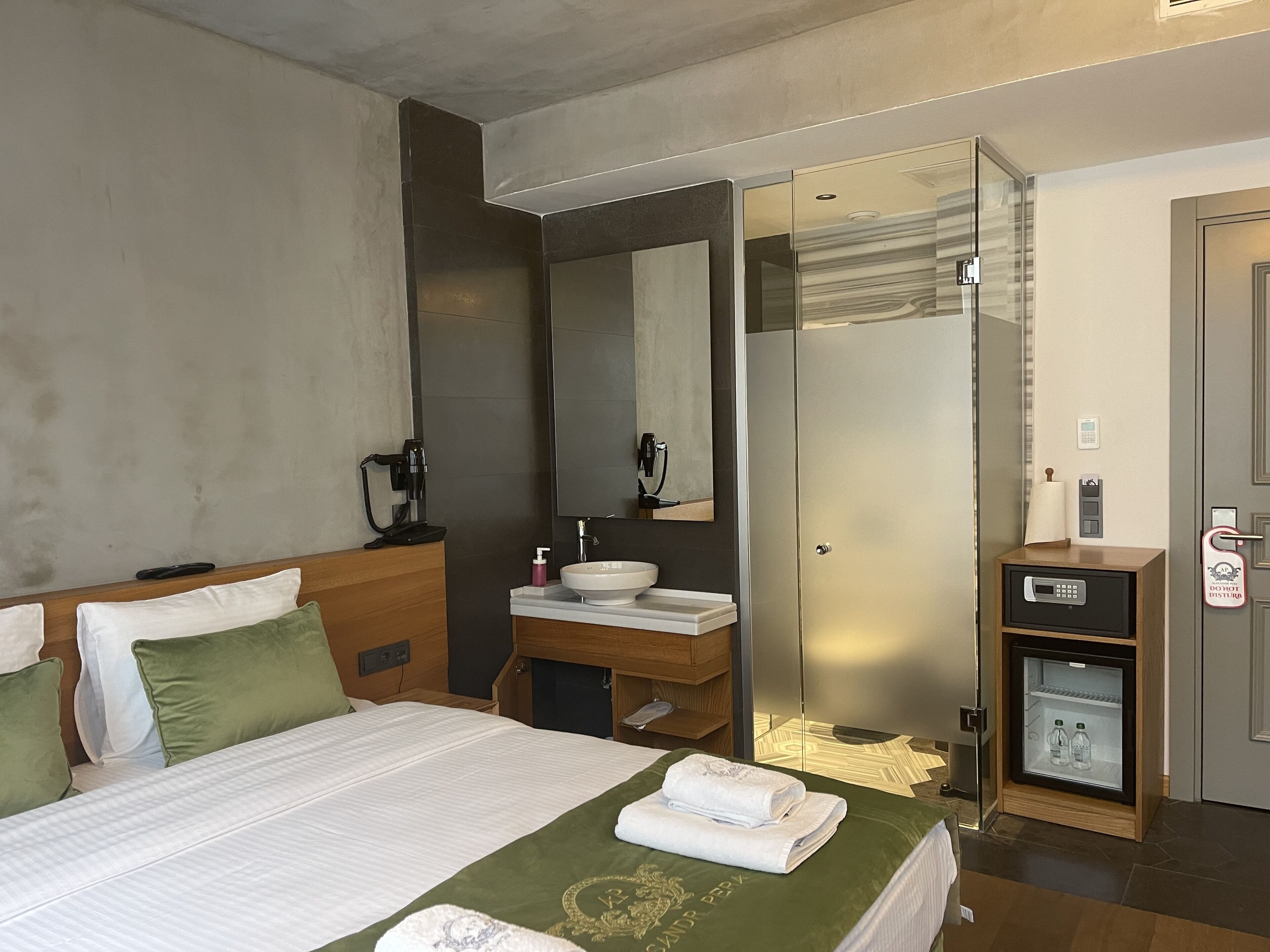 Aleksandr Pera Hotel
