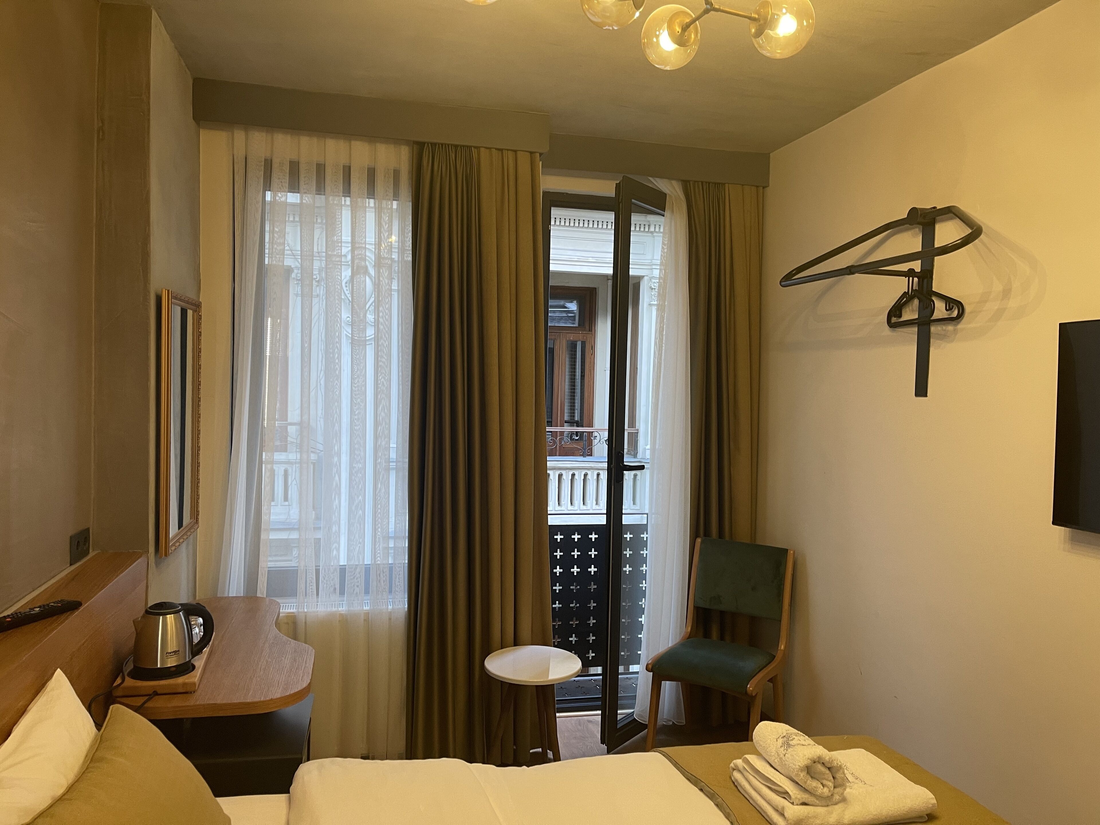 Aleksandr Pera Hotel