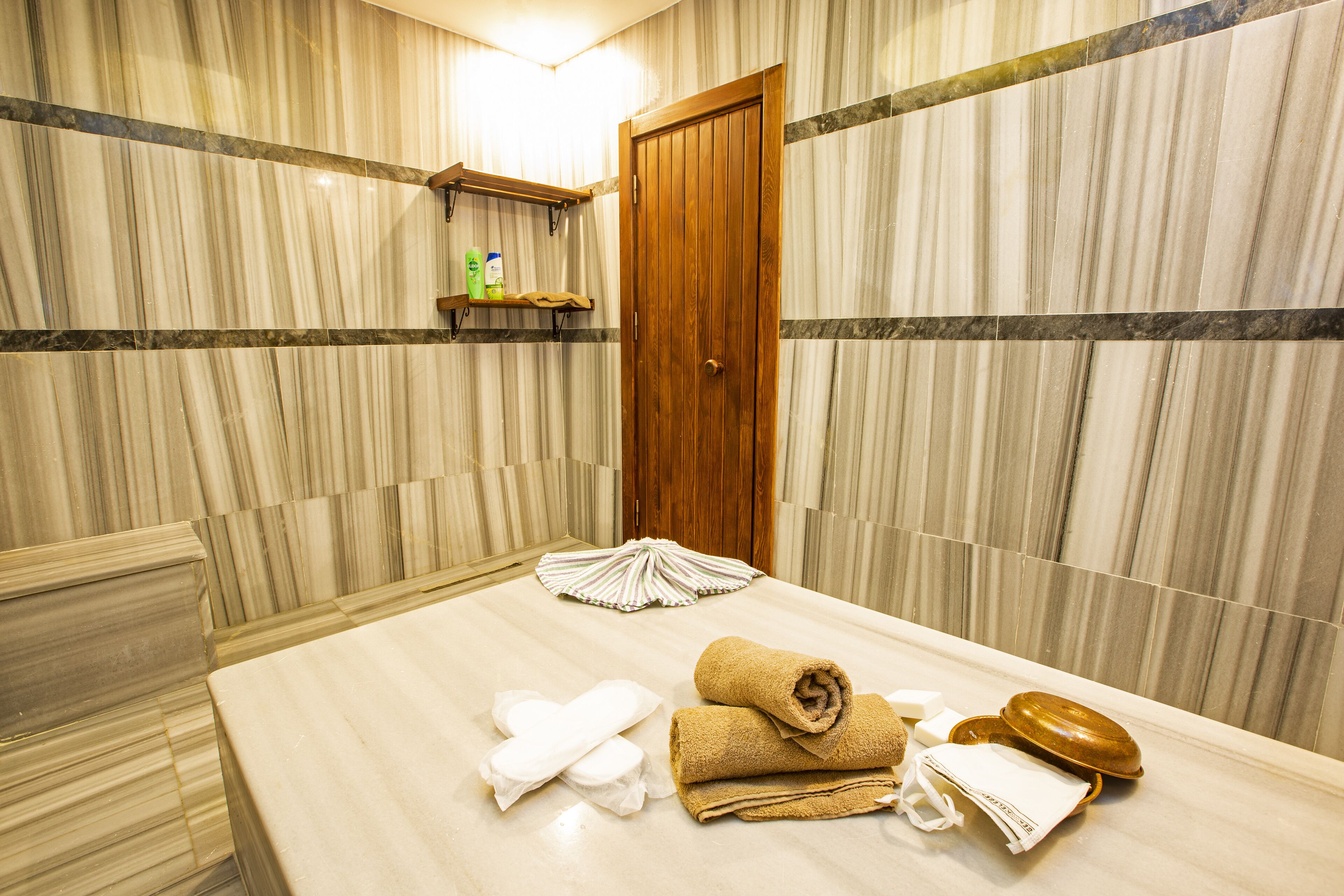 Alemeyn The Taksim Leons Hotel Cafe & Spa