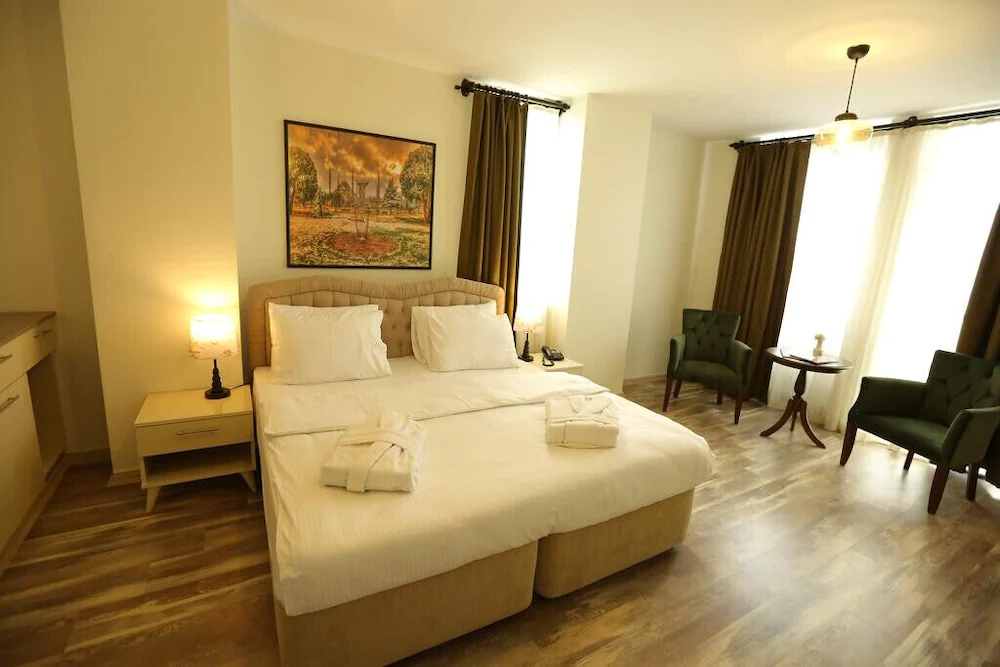 Alpha Suit Otel