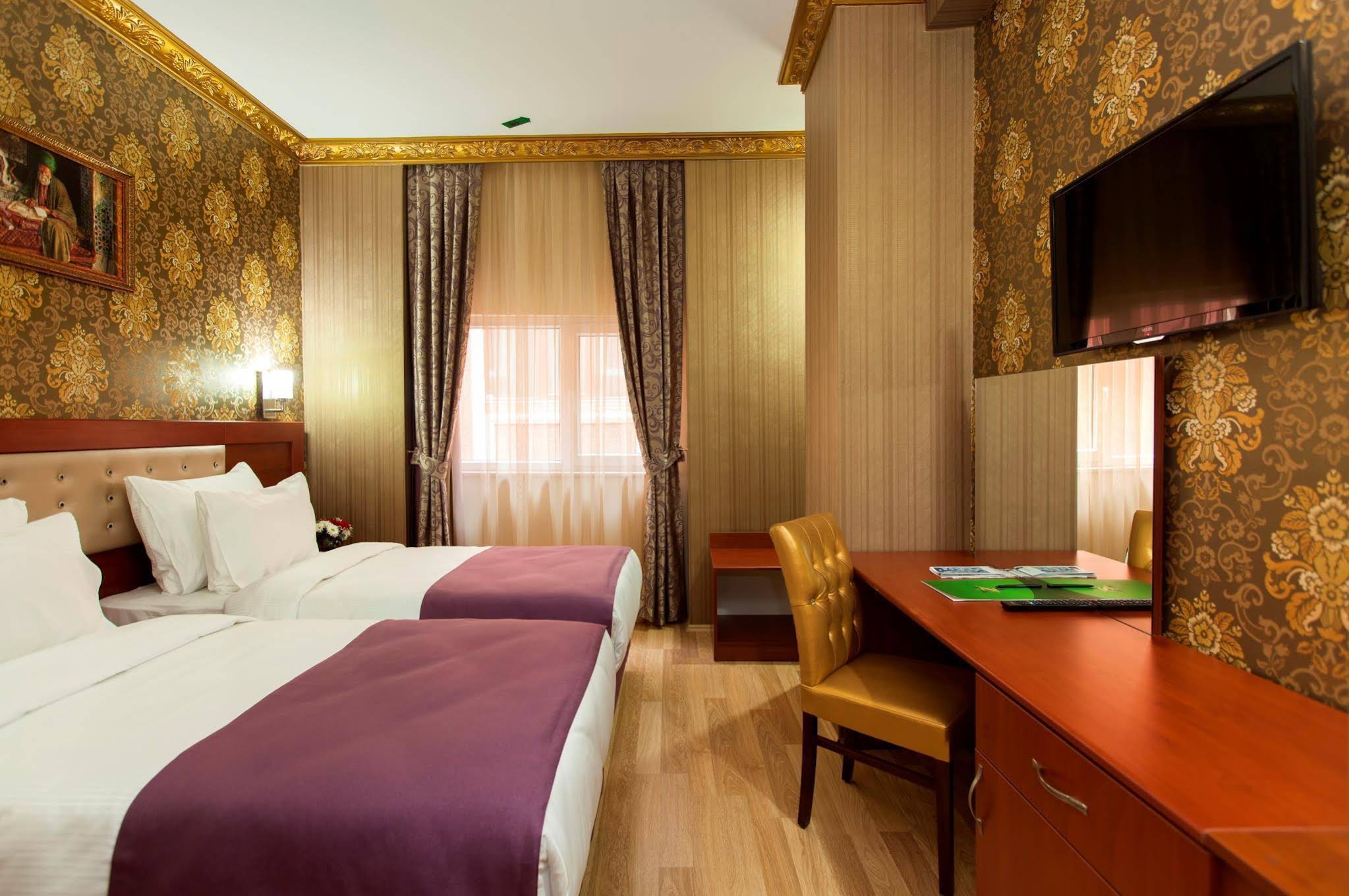 Alrazi Hotel