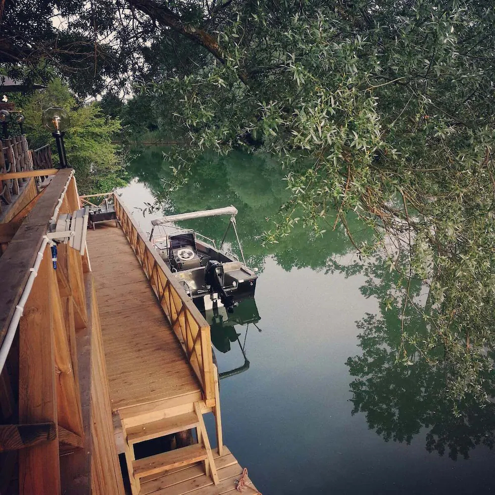 Antik River House