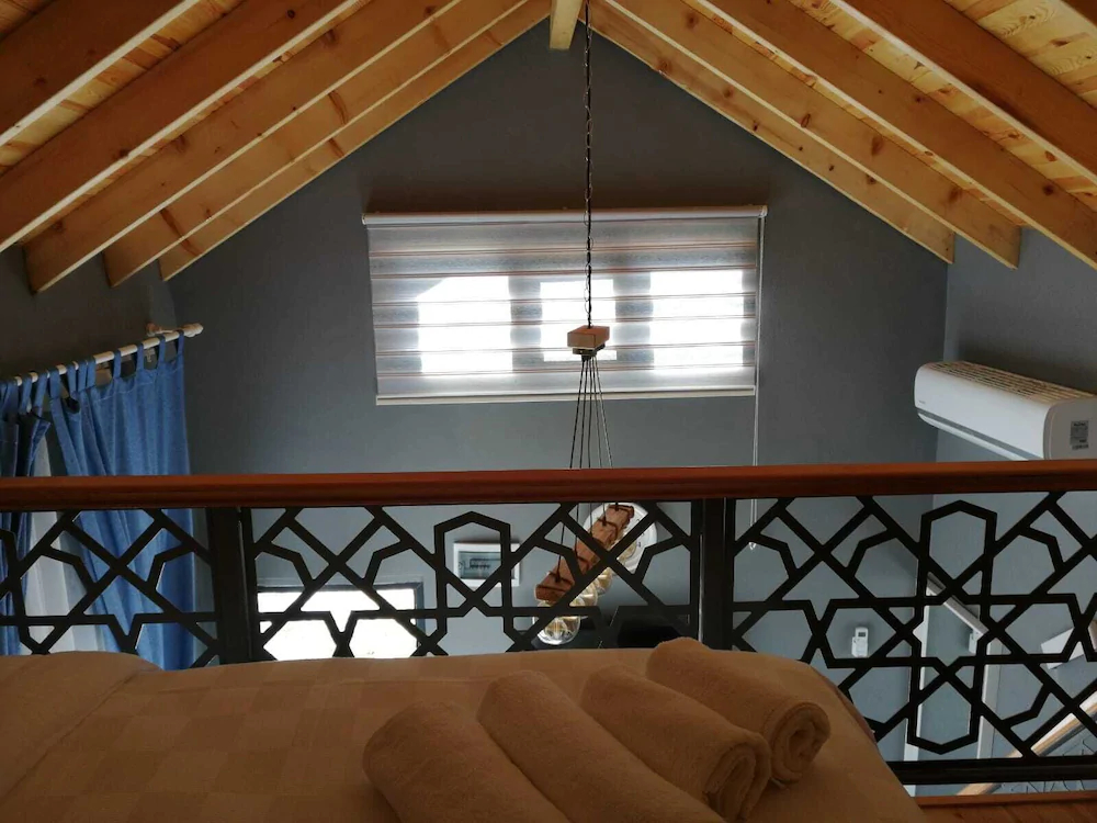 Antik River House