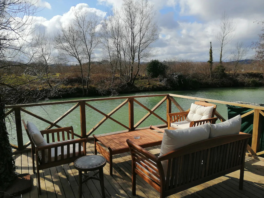Antik River House