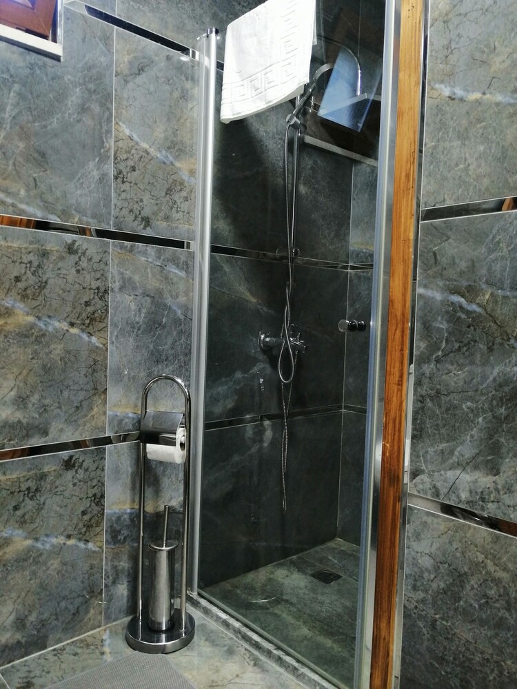 Antik River House