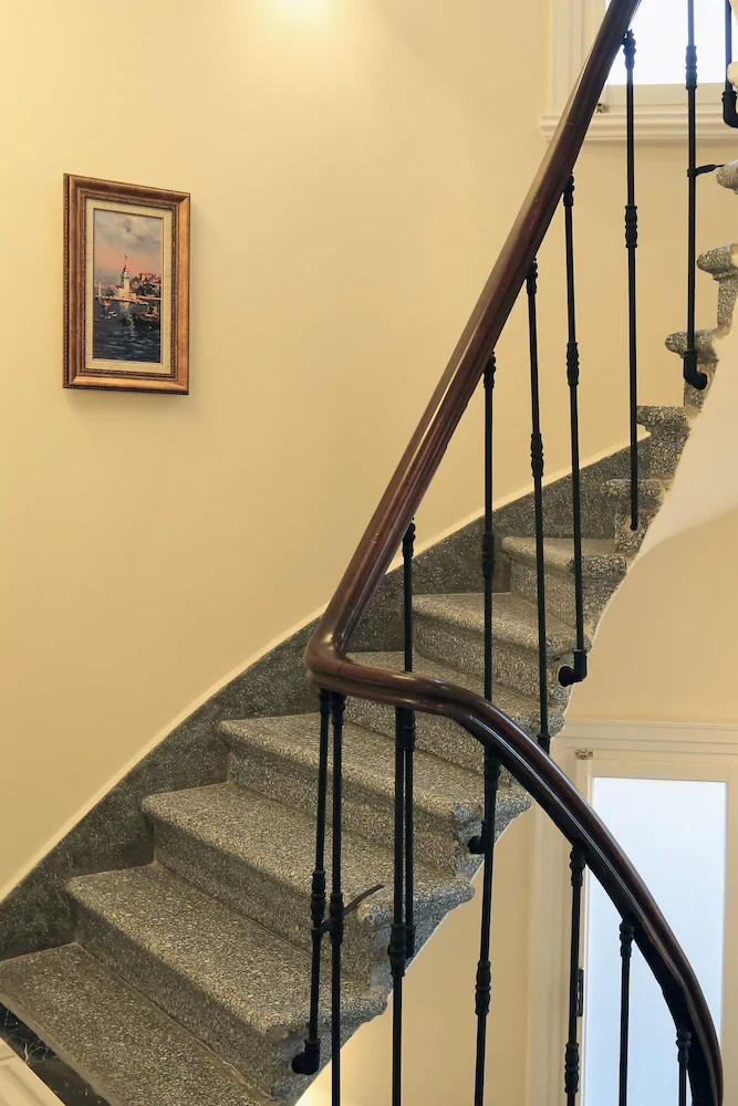Art Nouveau Pera