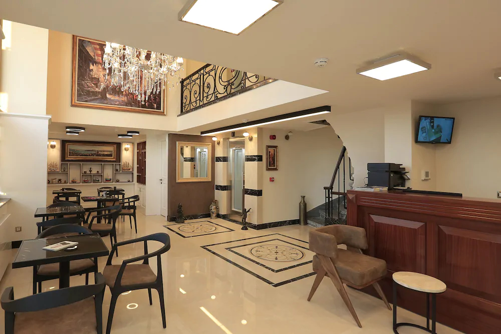 Art Nouveau Pera