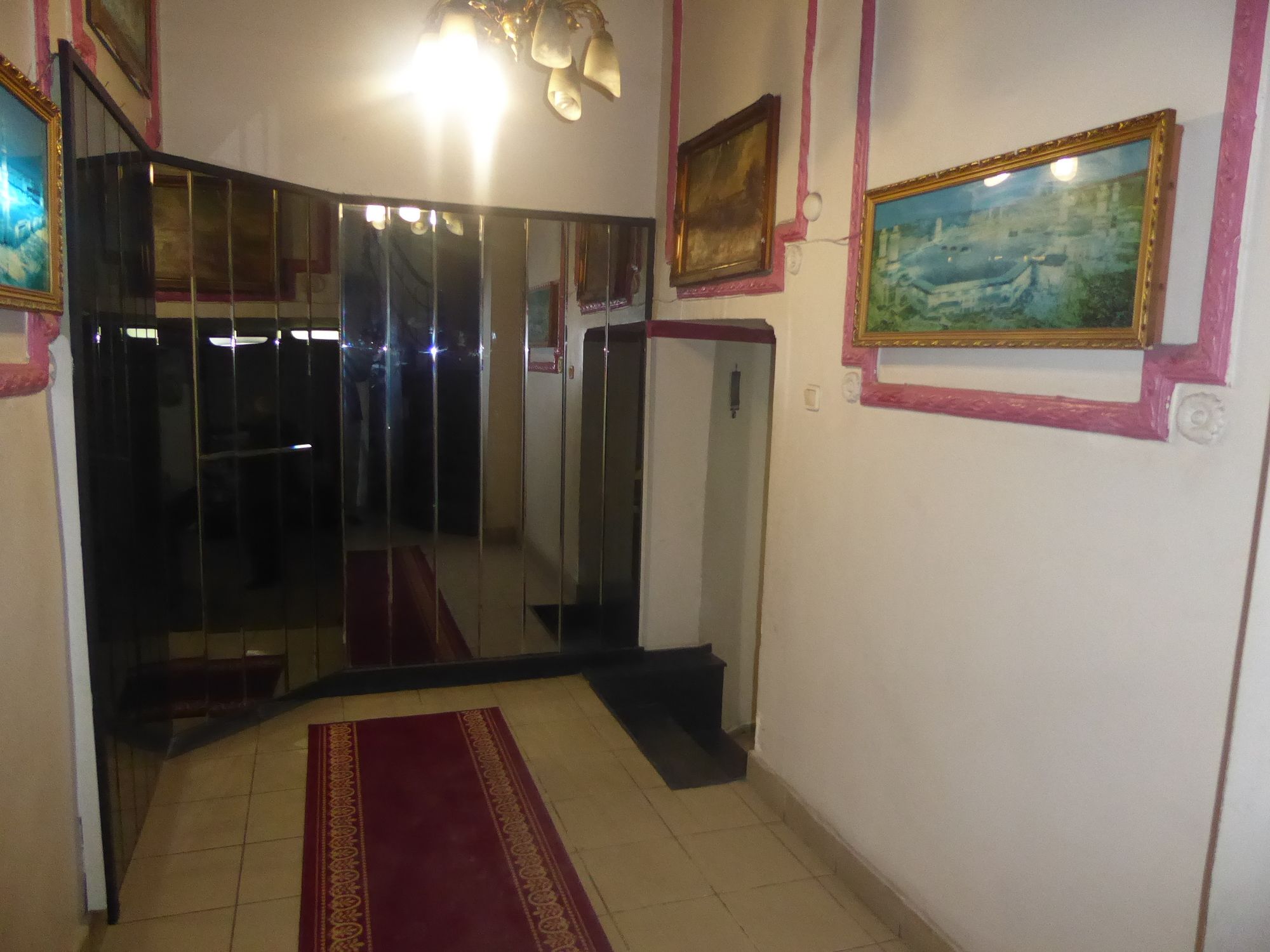 Boss To Hotel Taksim