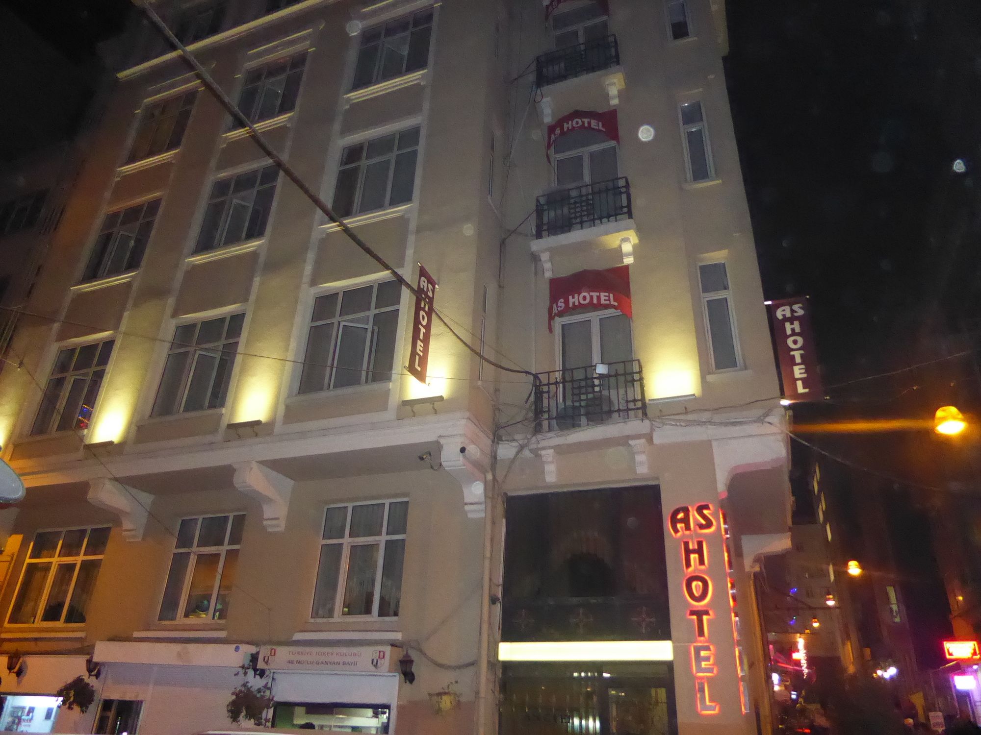Boss To Hotel Taksim