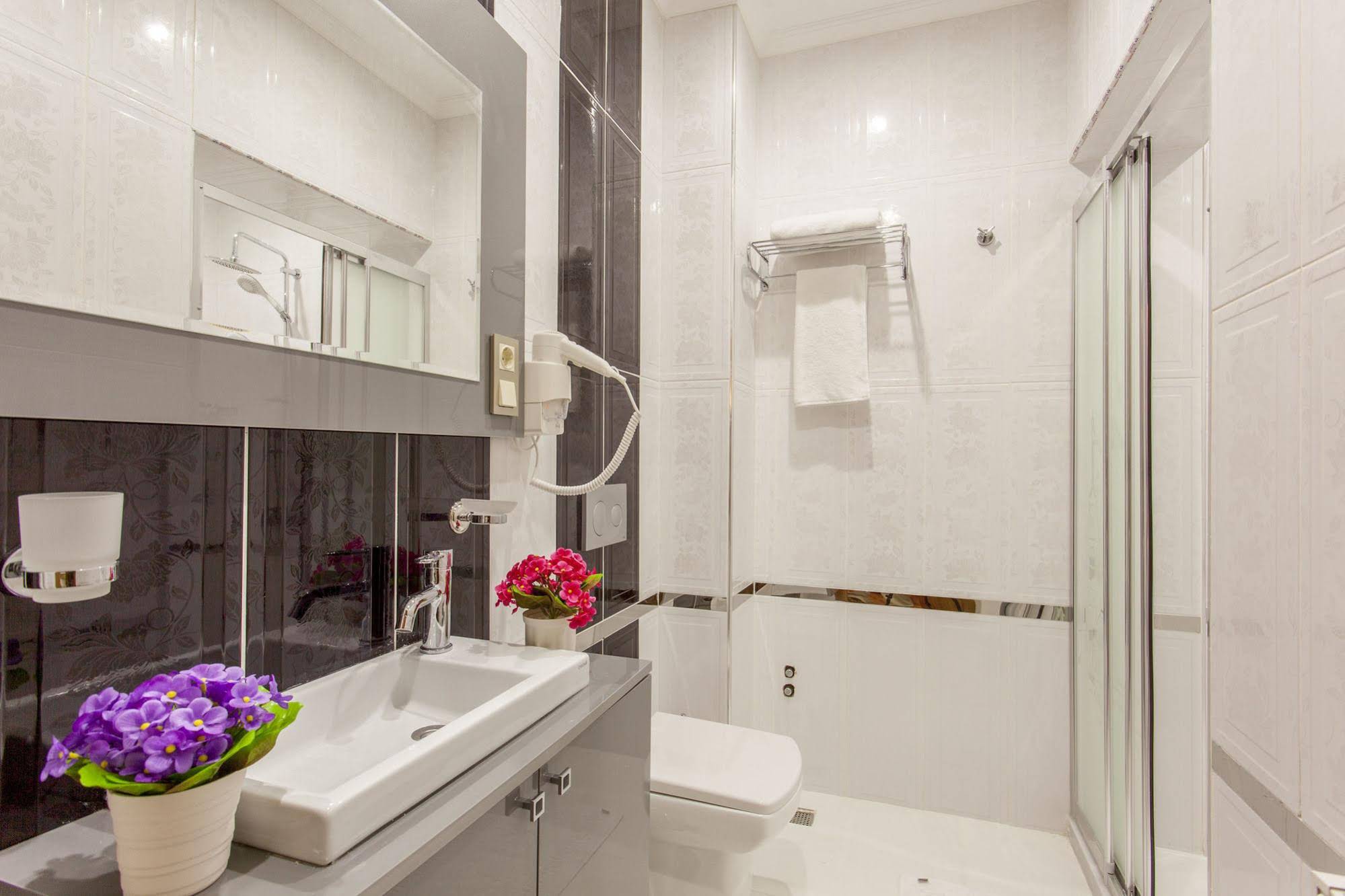 Asya World Hotel