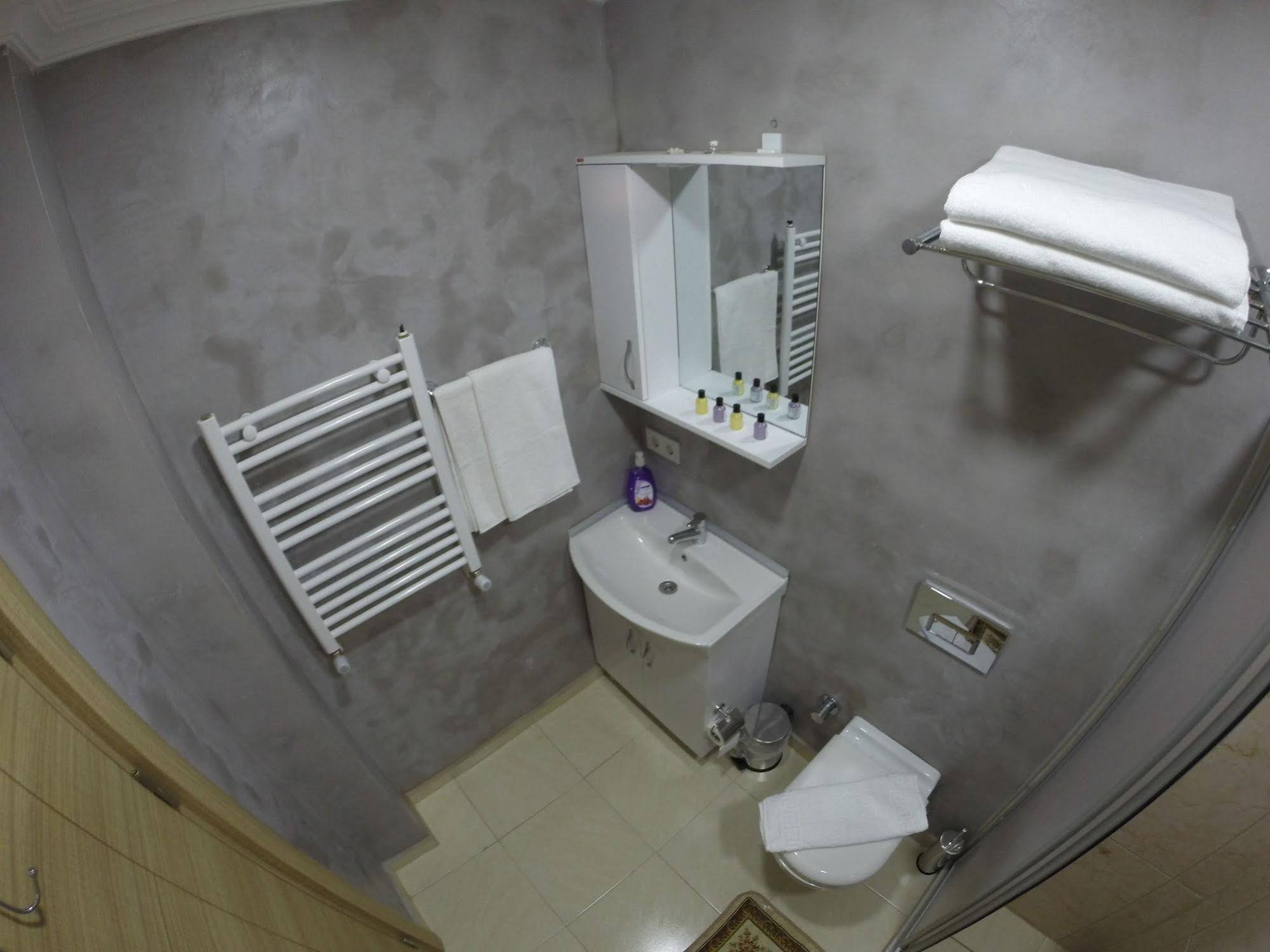 Atam Suites & Apart