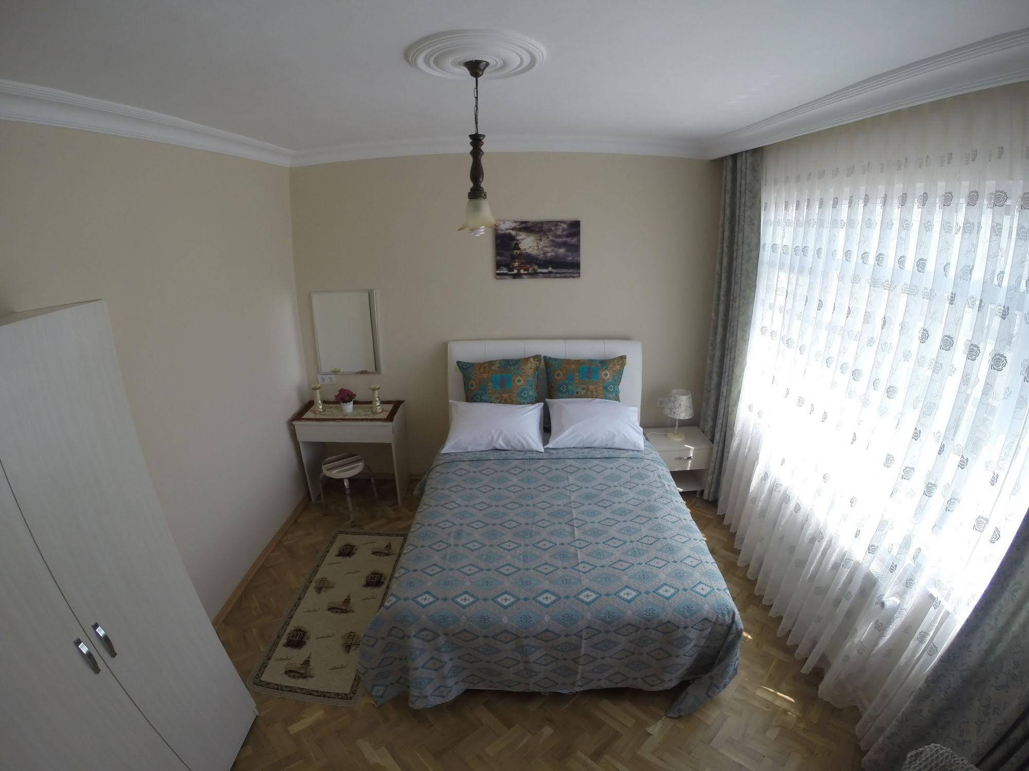 Atam Suites & Apart