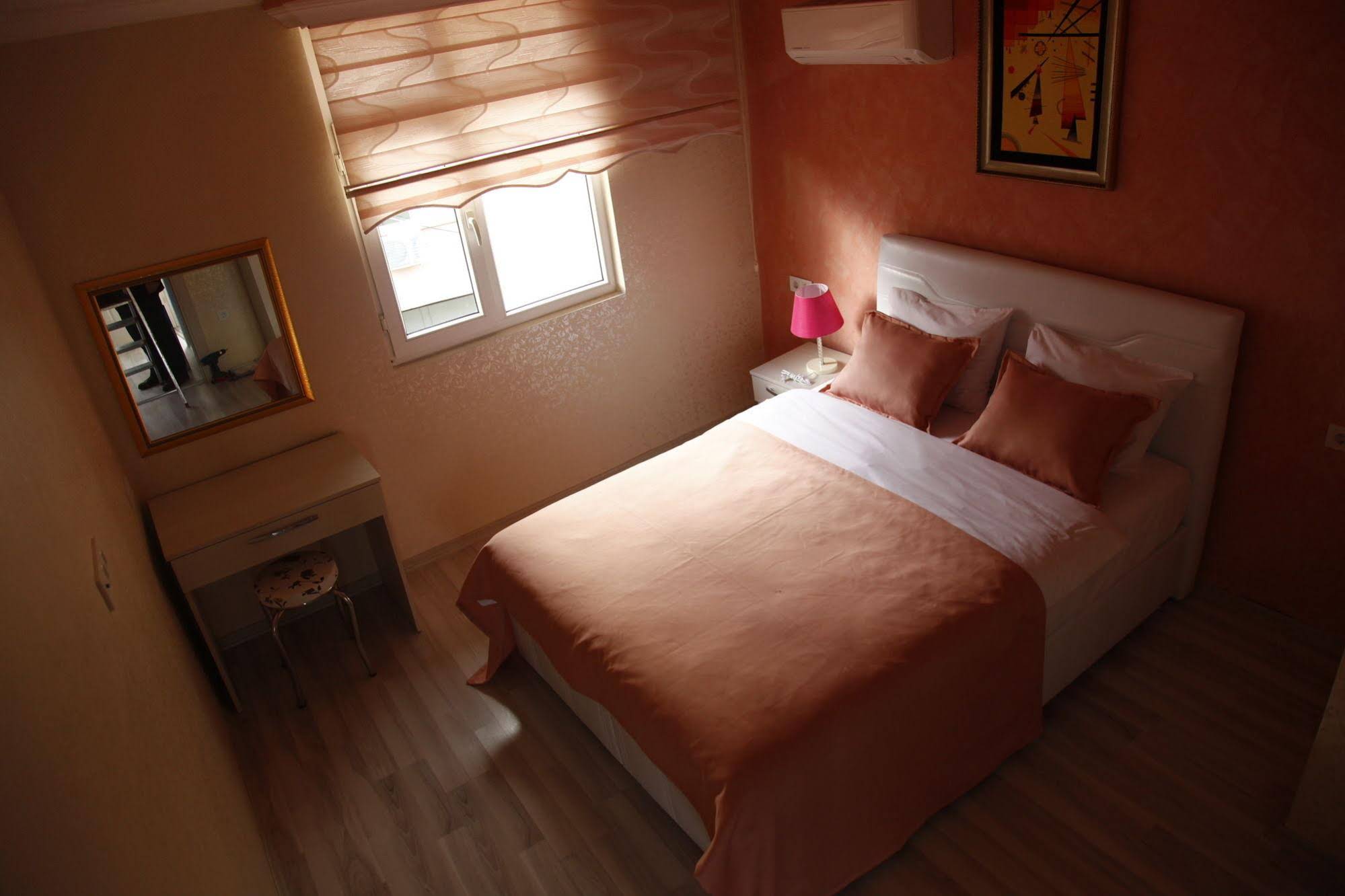 Atam Suites & Apart