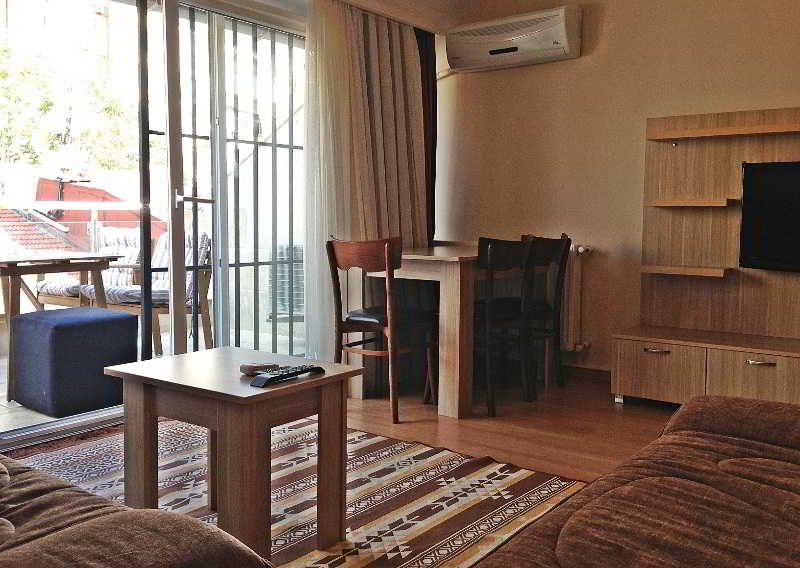 Atrium Suites