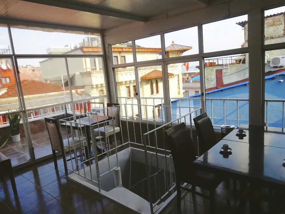 Avrasya Hostel