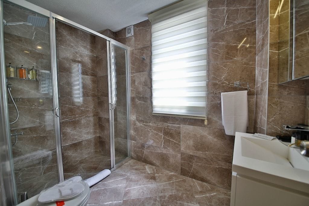 Ayramin Deluxe Hotel