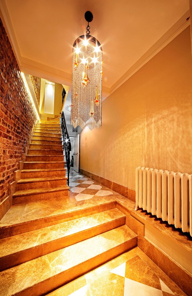 Azade Suites