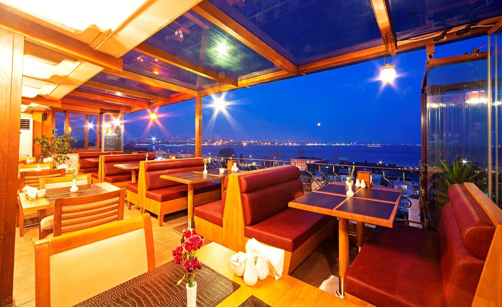 Azade Suites